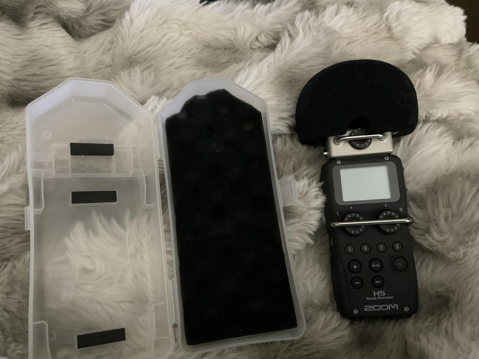 Zoom H5 4-Track Handheld Recorder for Filmmakers & Musicians customer photo 1