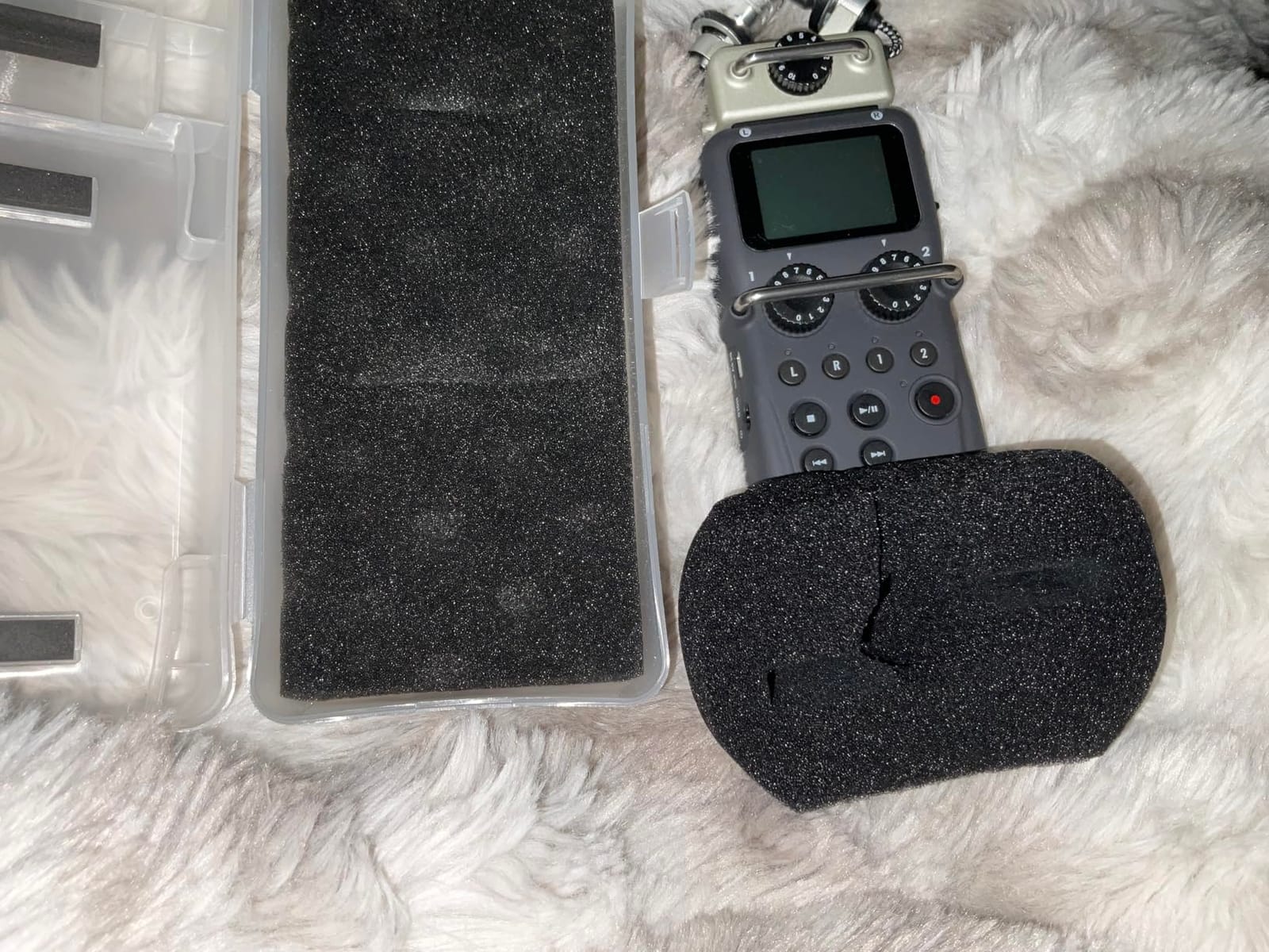 Zoom H5 4-Track Handheld Recorder for Filmmakers & Musicians customer photo 2