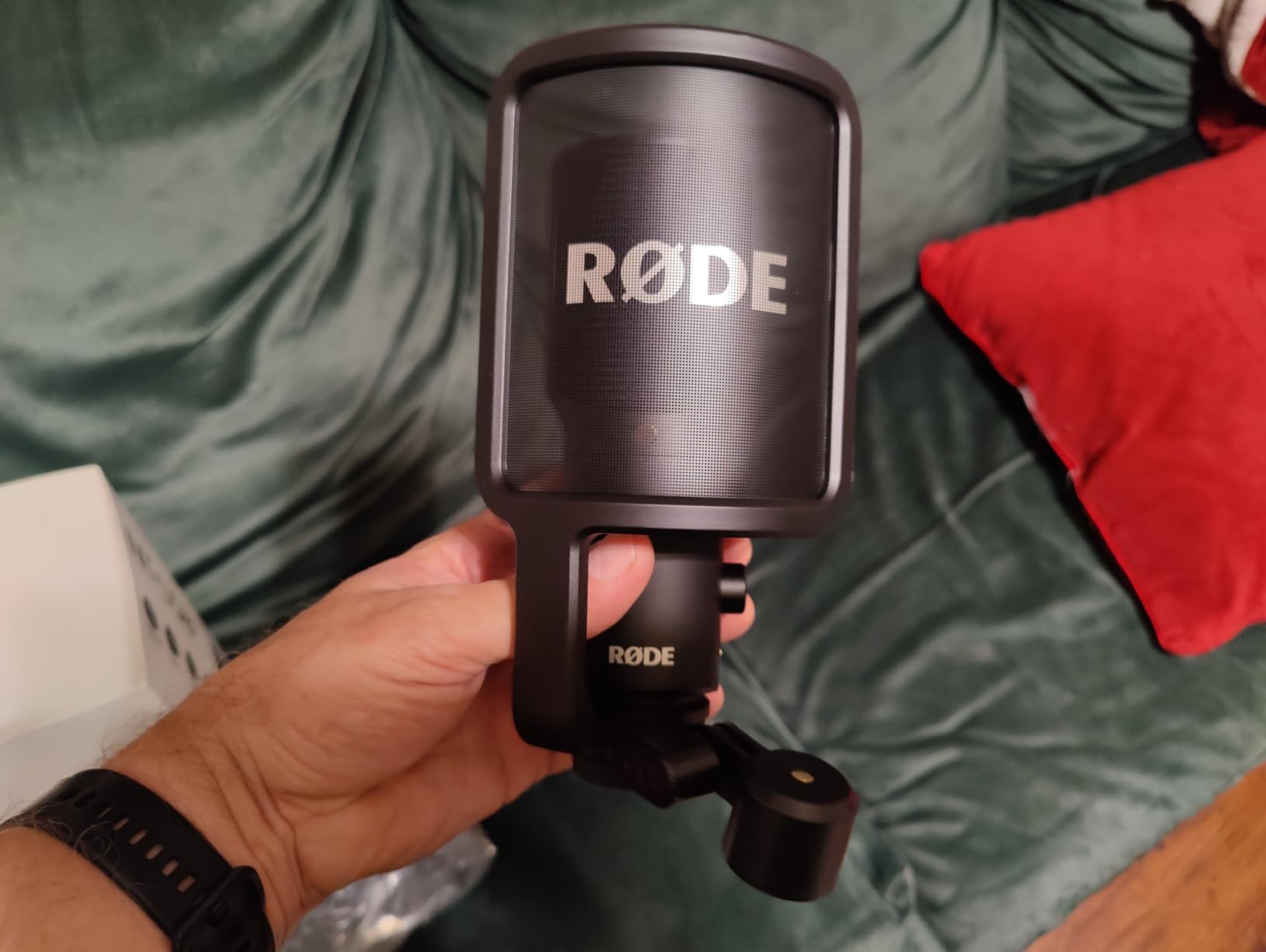 RØDE NT-USB+ Professional-Grade USB Condenser Microphone For Recording Studio Quality Audio Directly To A Computer Or Mobile Device, Black customer photo 1