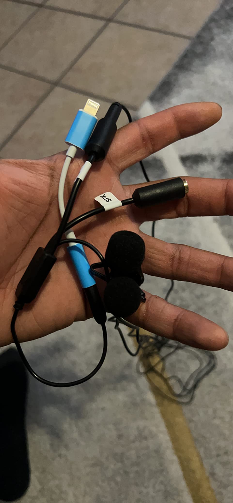 Movo Professional Lavalier Lapel Clip-on Interview Podcast Microphone with Secondary Mic and Headphone Monitoring Input customer photo 1