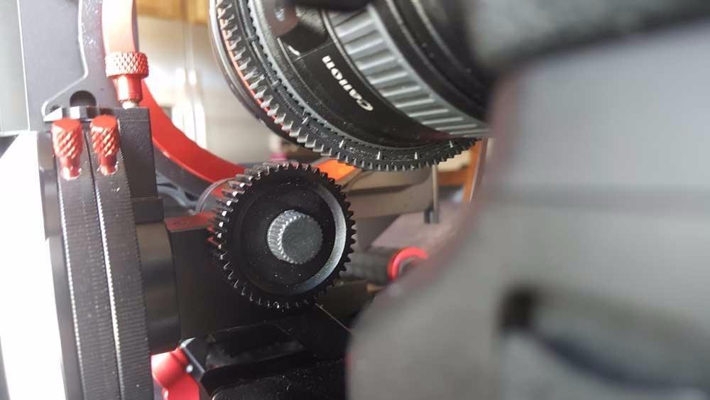 HS-2 Follow Focus with Hard Stops for Camera & Shoulder Rigs. 15mm Rod Quick Release Clamp. 0.8 Pitch Gear, 43 Teeth. Gear Belt Fits 46 to 110mm Lenses. Speed Crank Included (HS-2) customer photo 1