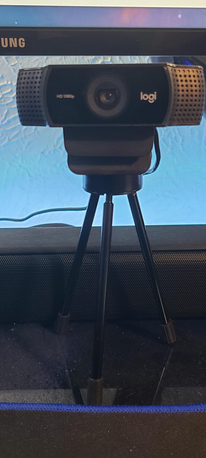 Logitech C922x HD Pro PC Webcam, Full HD 1080p/30fps or 720p/60fps Video, HD Light Correction customer photo 2