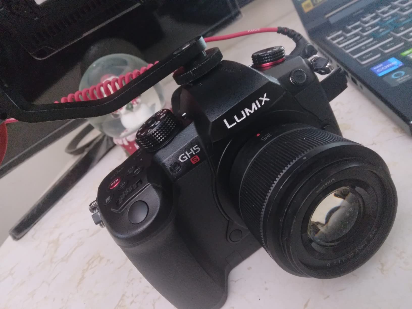 Panasonic LUMIX GH5S Body 4K Digital Camera, 10.2 Megapixel Mirrorless Camera with High-Sensitivity MOS Sensor, C4K/4K UHD 4:2:2 10-Bit, 3.2-Inch LCD, DC-GH5S (Black) customer photo 1