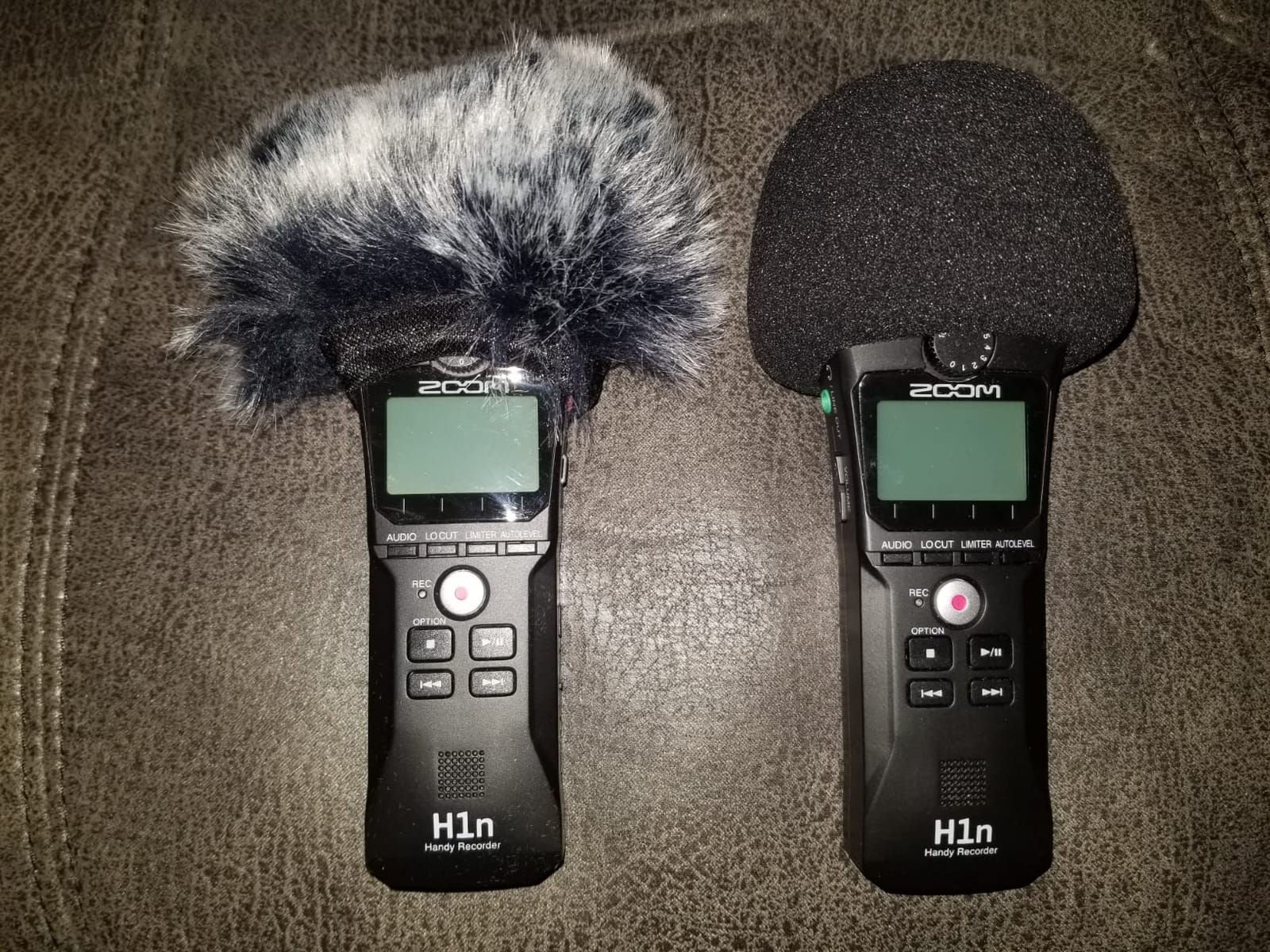 Zoom H1n Portable Recorder, Onboard Stereo Microphones, Camera Mountable, Records to SD Card, Compact, USB Microphone, Overdubbing, Dictation, For Recording Music, Audio for Video, and Interviews customer photo 2