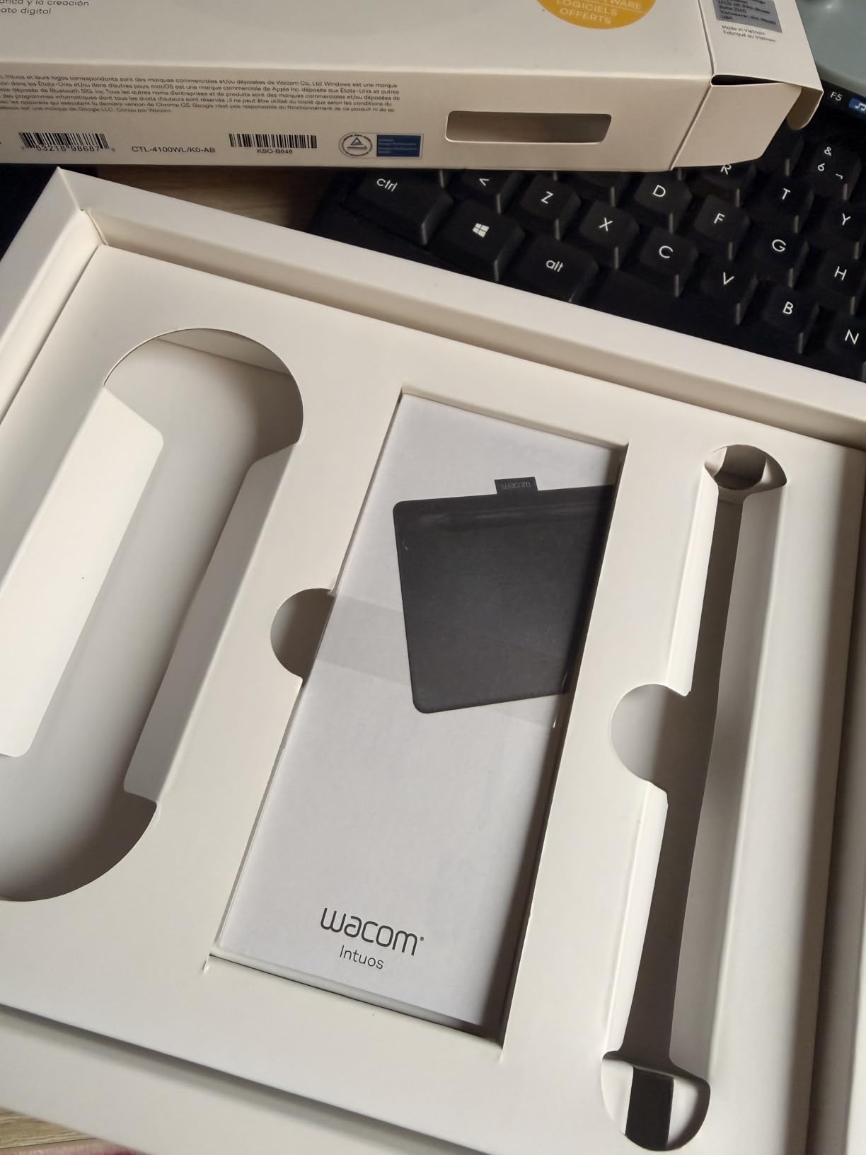 Wacom Intuos Small, Bluetooth Graphic Drawing Tablet with Pen + Software customer photo 1
