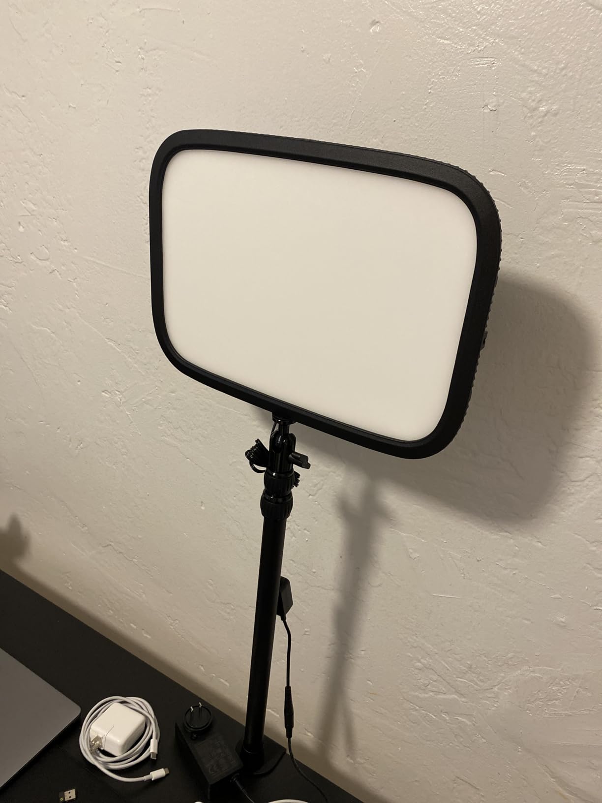 Elgato Key Light, Professional 2800 Lumens Studio Light customer photo 2