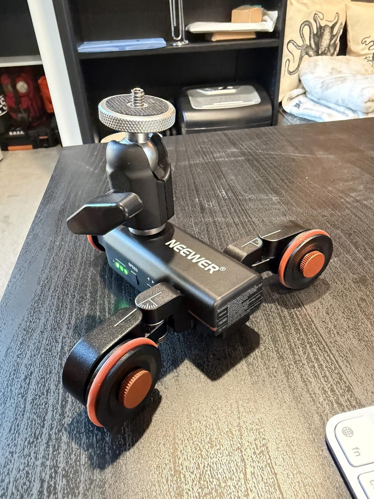 NEEWER 3 Wheels Wireless Video Camera Dolly, 3 Speed Motorized Slider customer photo 1
