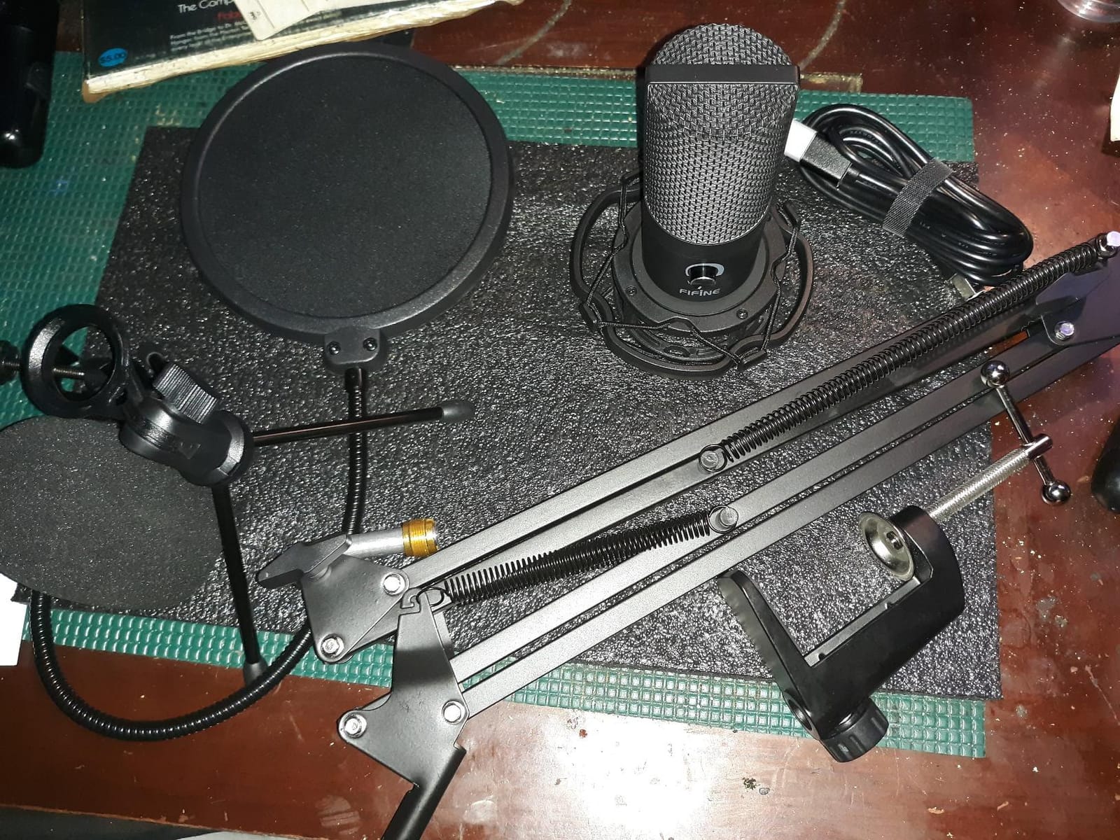 FIFINE T669 Studio Condenser USB Microphone for Recording Podcasting customer photo 1