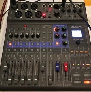 Zoom LiveTrak L-8 Battery Powered Mixer/Recorder for Musicians & Podcasters customer photo 1