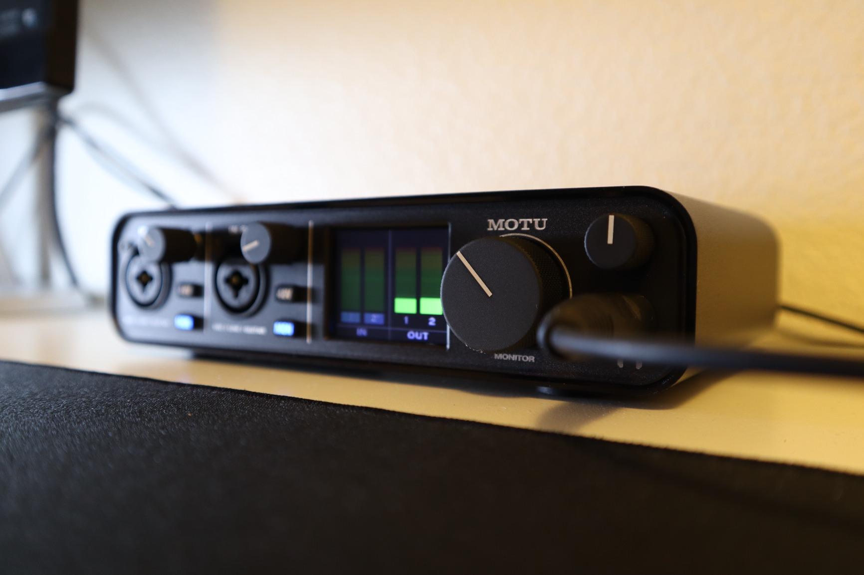 Motu M2 2x2 USB-C Audio Interface with XLR-XLR Cable Bundle customer photo 2