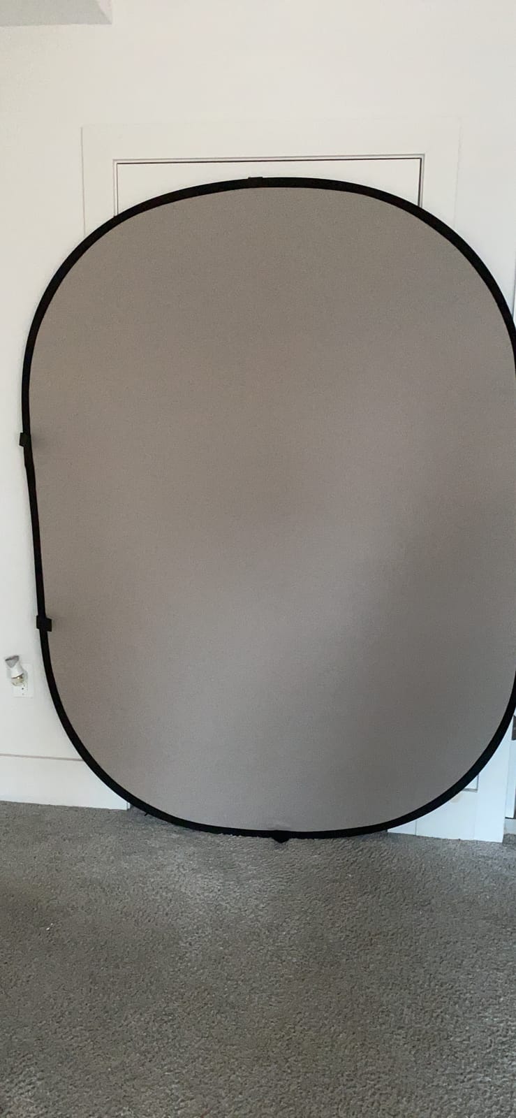 Meking 5x6.6ft Black White Background for Photography | Pop-Up Collapsible Backdrop 2-in-1 Muslin Self Tape Backdrop with Clip and Carry Case customer photo 1