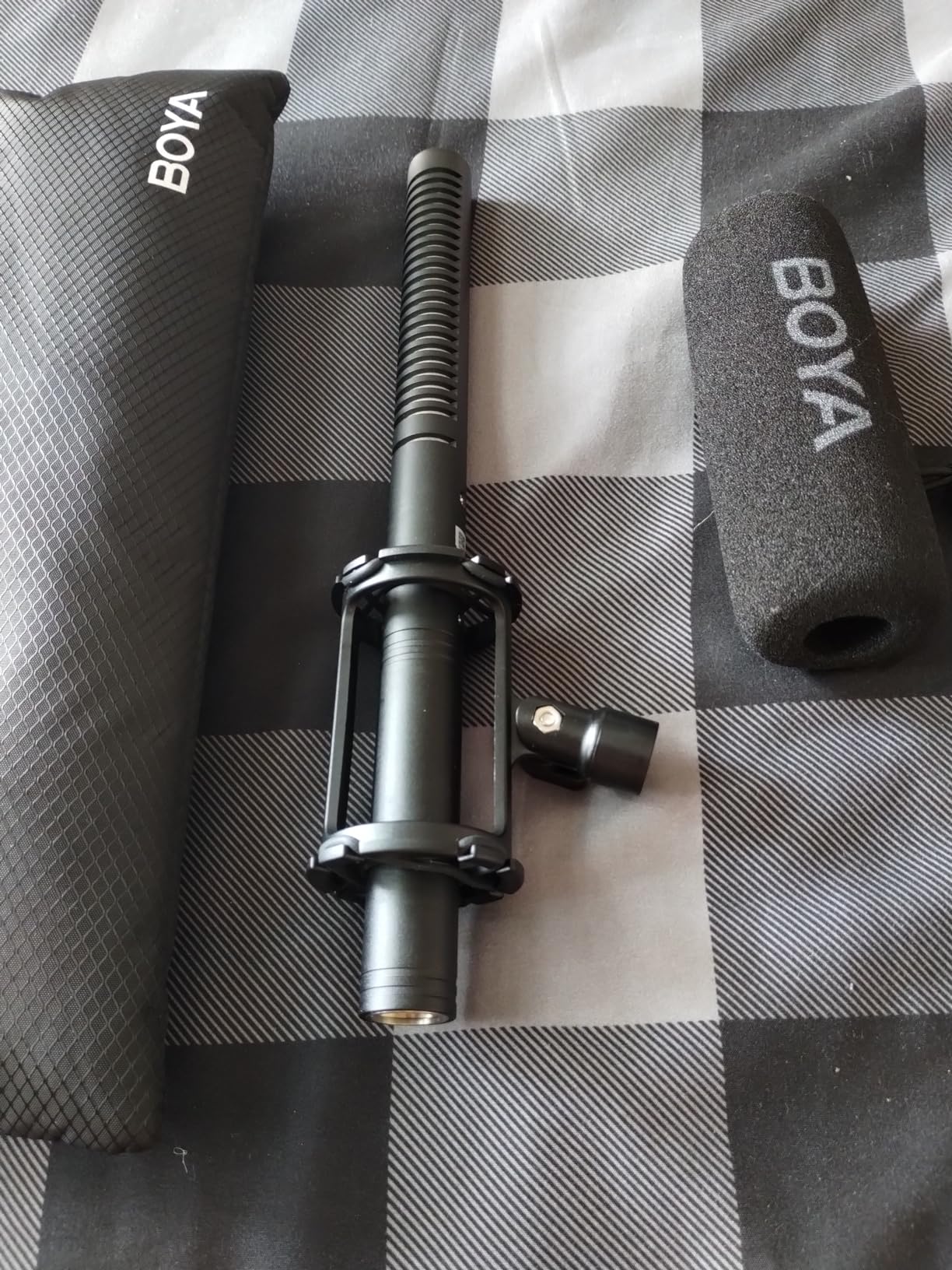 BOYA XLR Microphone BY-BM6060 Super-Cardioid Shotgun Condenser Microphone with 24 48V Phantom Power for Camera Film Interview ENG/EFP Outdoor Recording customer photo 2