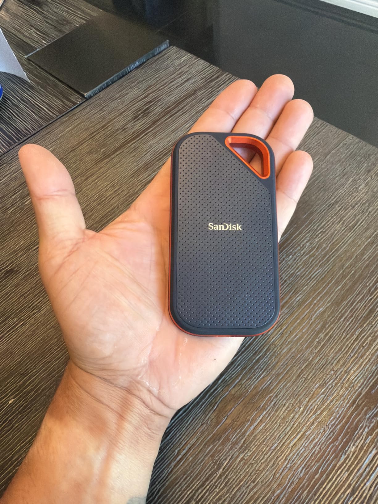 SANDISK 1TB Extreme PRO Portable SSD - Up to 2000MB/s - USB-C, USB 3.2 Gen 2x2, IP65 customer photo 1