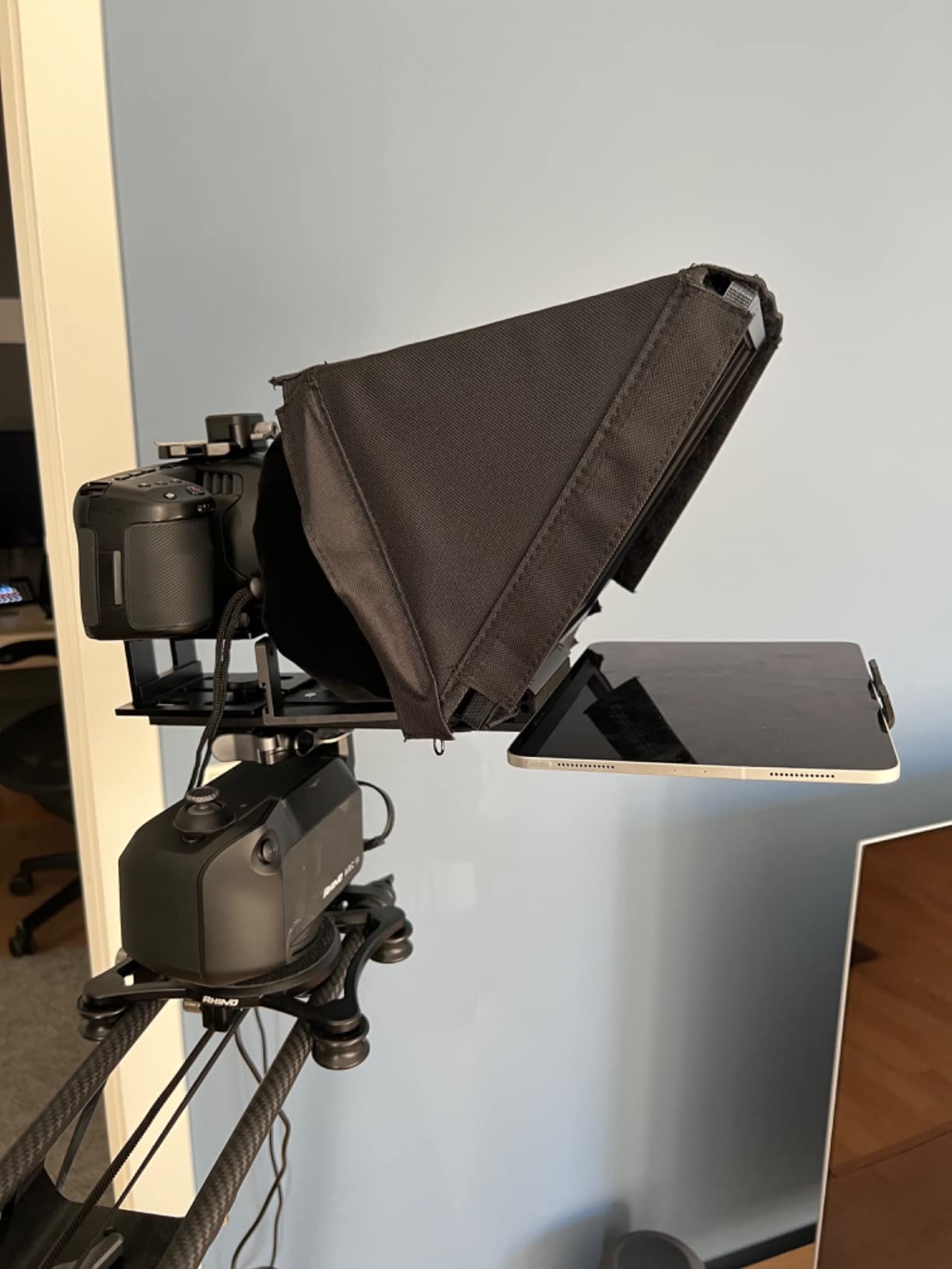 NEEWER X12 14 Inch Aluminum Alloy Teleprompter for iPad Tablet Phone Camera customer photo 1