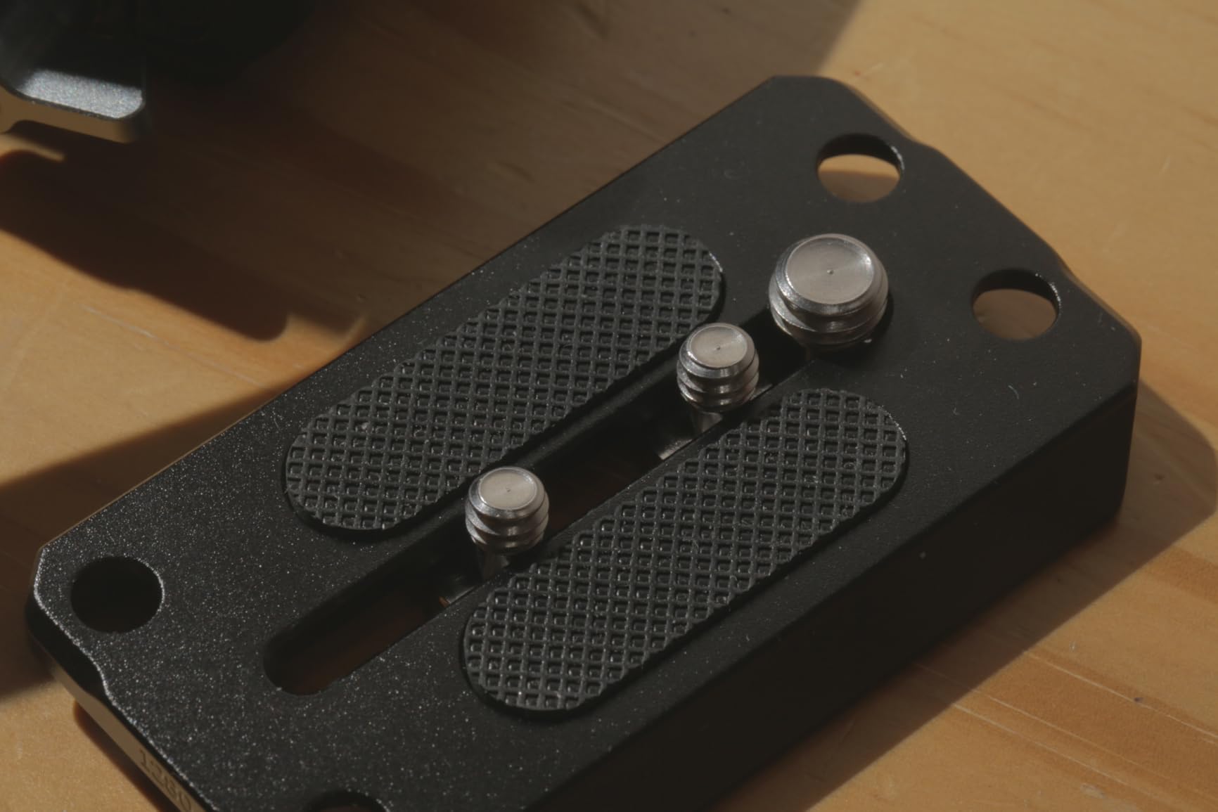 SMALLRIG Lightweight Base Plate Riser System with Dual 15mm Rod Clamp, Base Plate Magnesium Alloy Version, w/Plate for Manfrotto Style, 40% Lighter - 3067 customer photo 1