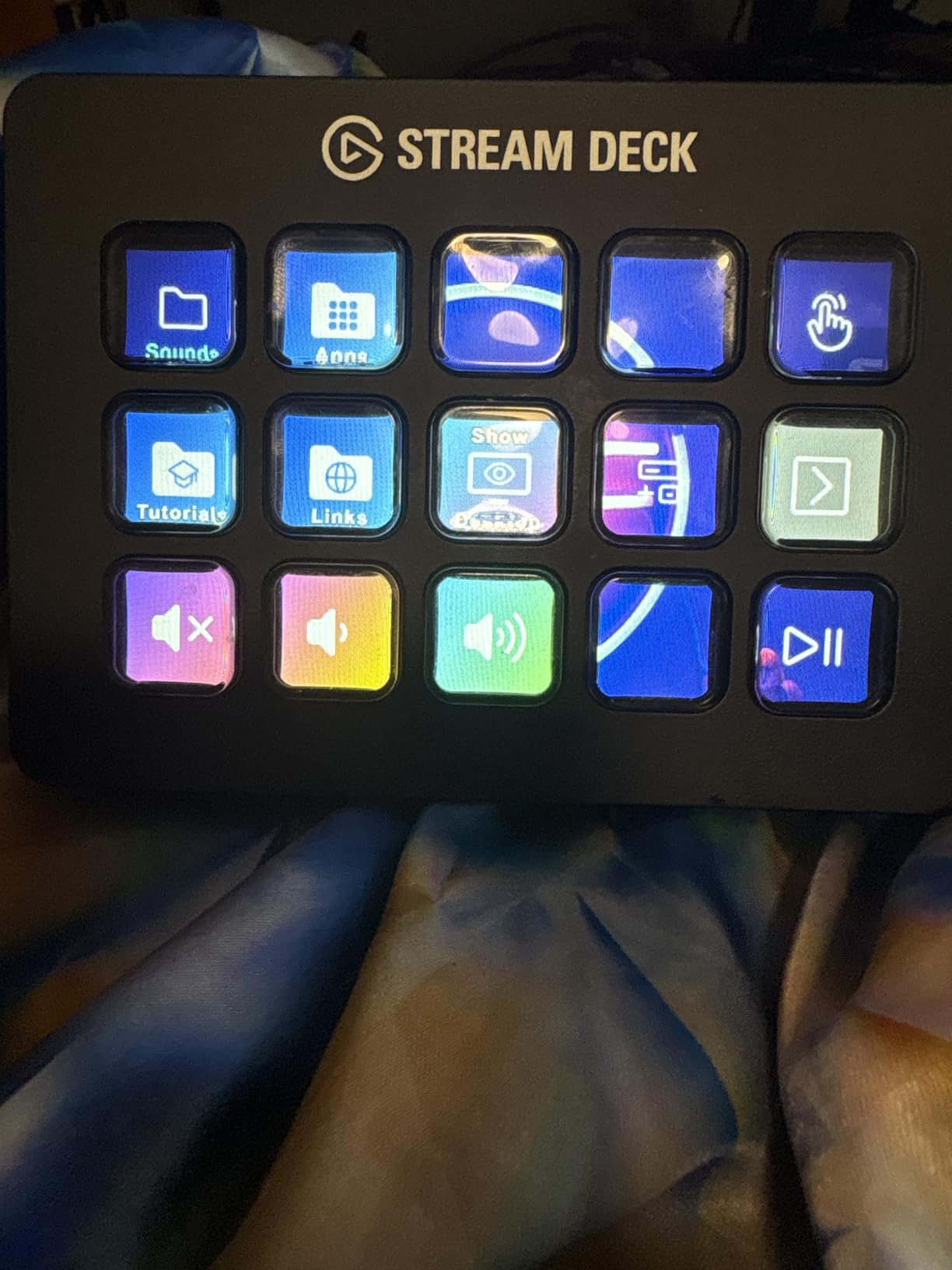 Elgato Stream Deck MK.2 Studio Controller, 15 Macro Keys customer photo 1
