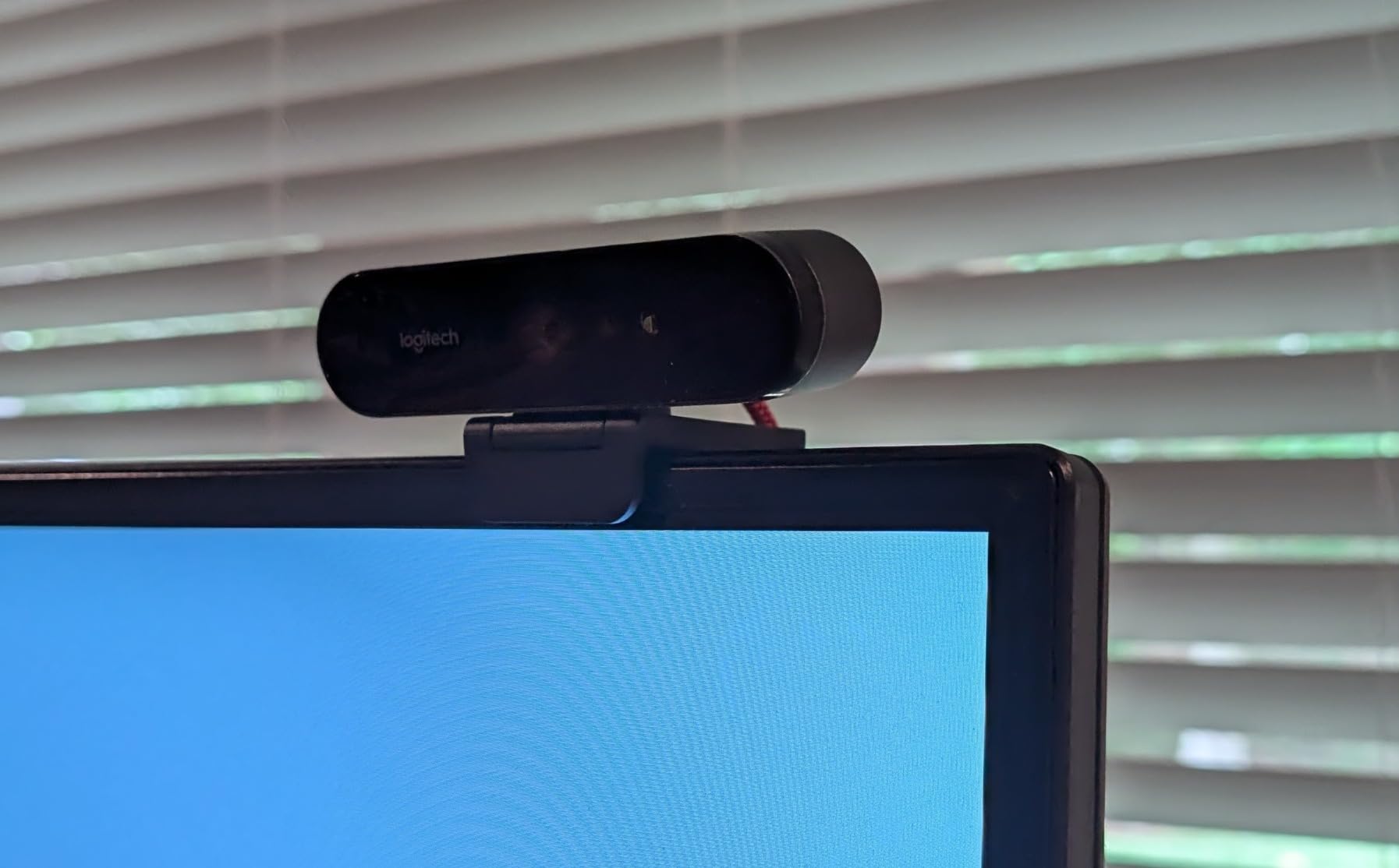 Logitech Brio Ultra 4K HD Webcam for Streaming and Meetings - Black customer photo 1