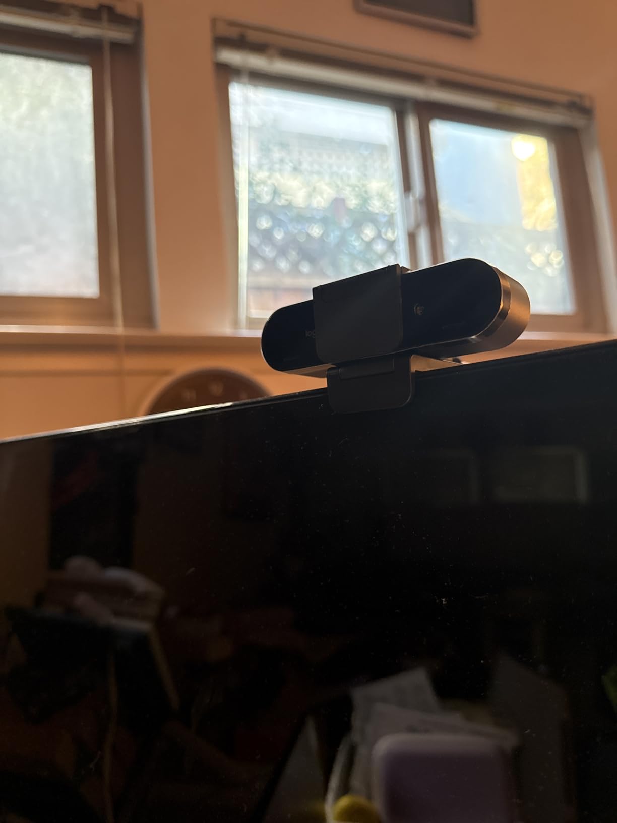 Logitech Brio Ultra 4K HD Webcam for Streaming and Meetings - Black customer photo 2