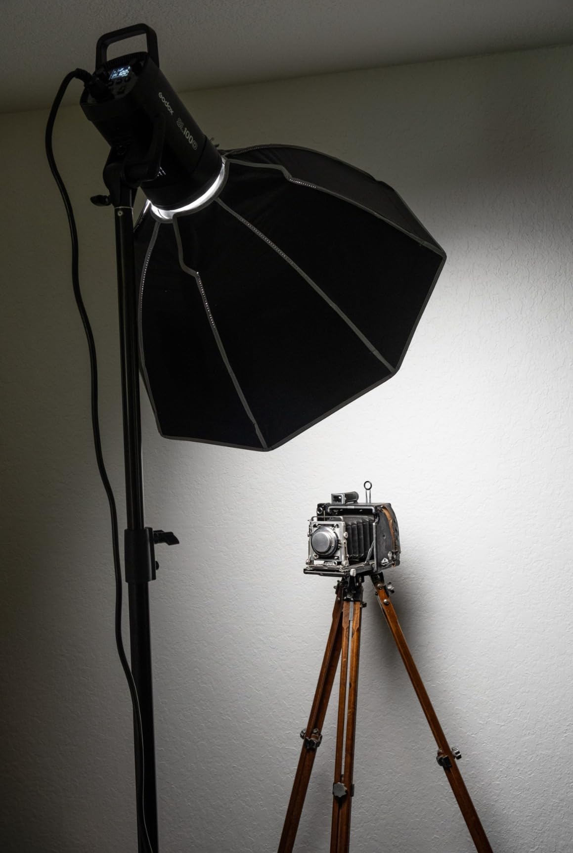 SL100D 100W Daylight LED Video Light - 32,100Lux@1M, 5600K, CRI 96+, Bowens Mount LED Continuous Light, 8 FX, App Control, Silent Studio Lighting for Video Recording, Photography, Live Streaming customer photo 2