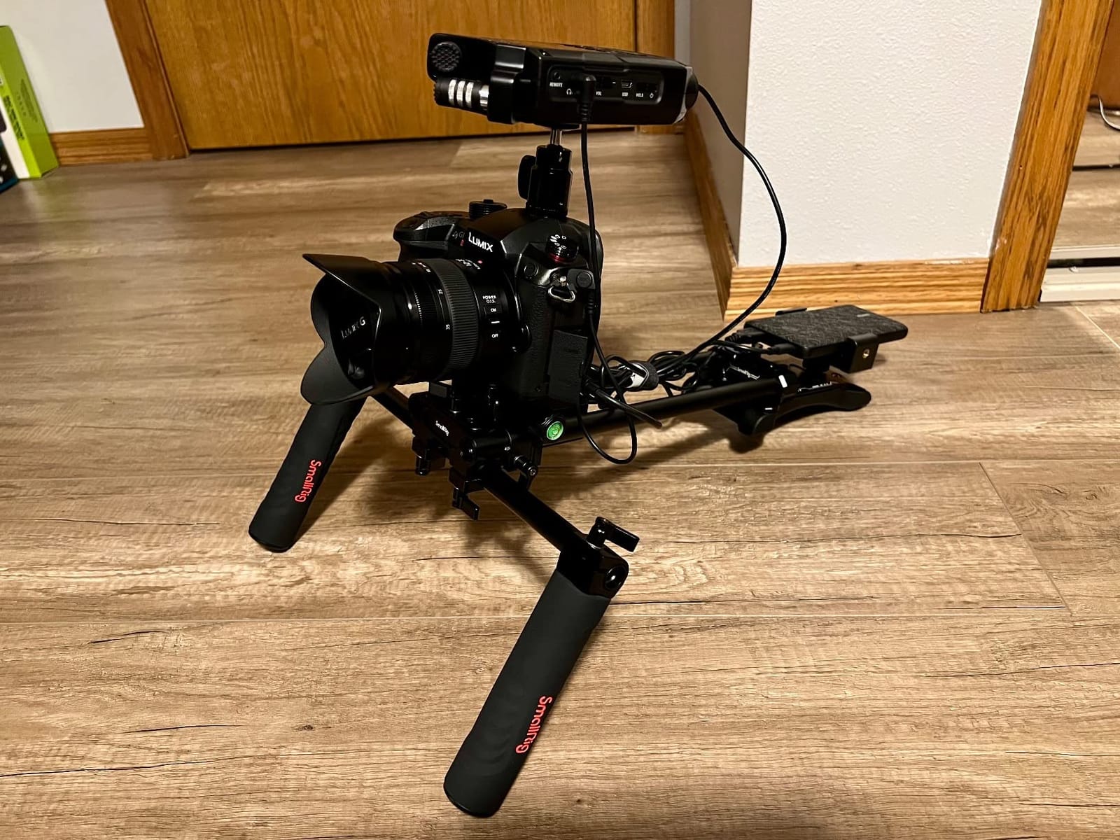 SMALLRIG Universal Basic Camera Shoulder Mount Kit for DSLR, Mirrorless, and Small Camera Shoulder Rig - 2896 customer photo 2