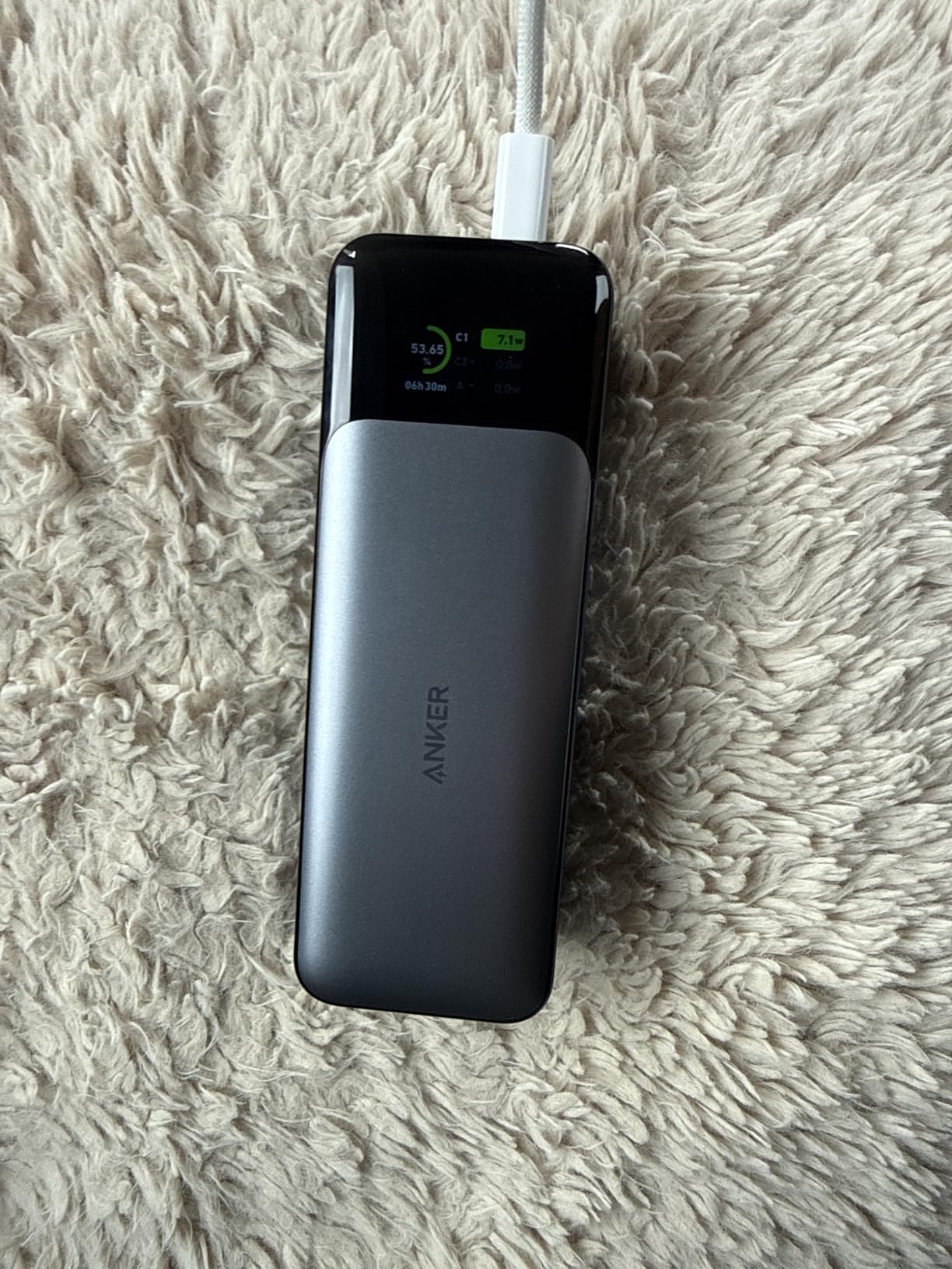 Anker 737 Power Bank, 140W 24,000mAh 3-Port Laptop Charger, Smart Display customer photo 1