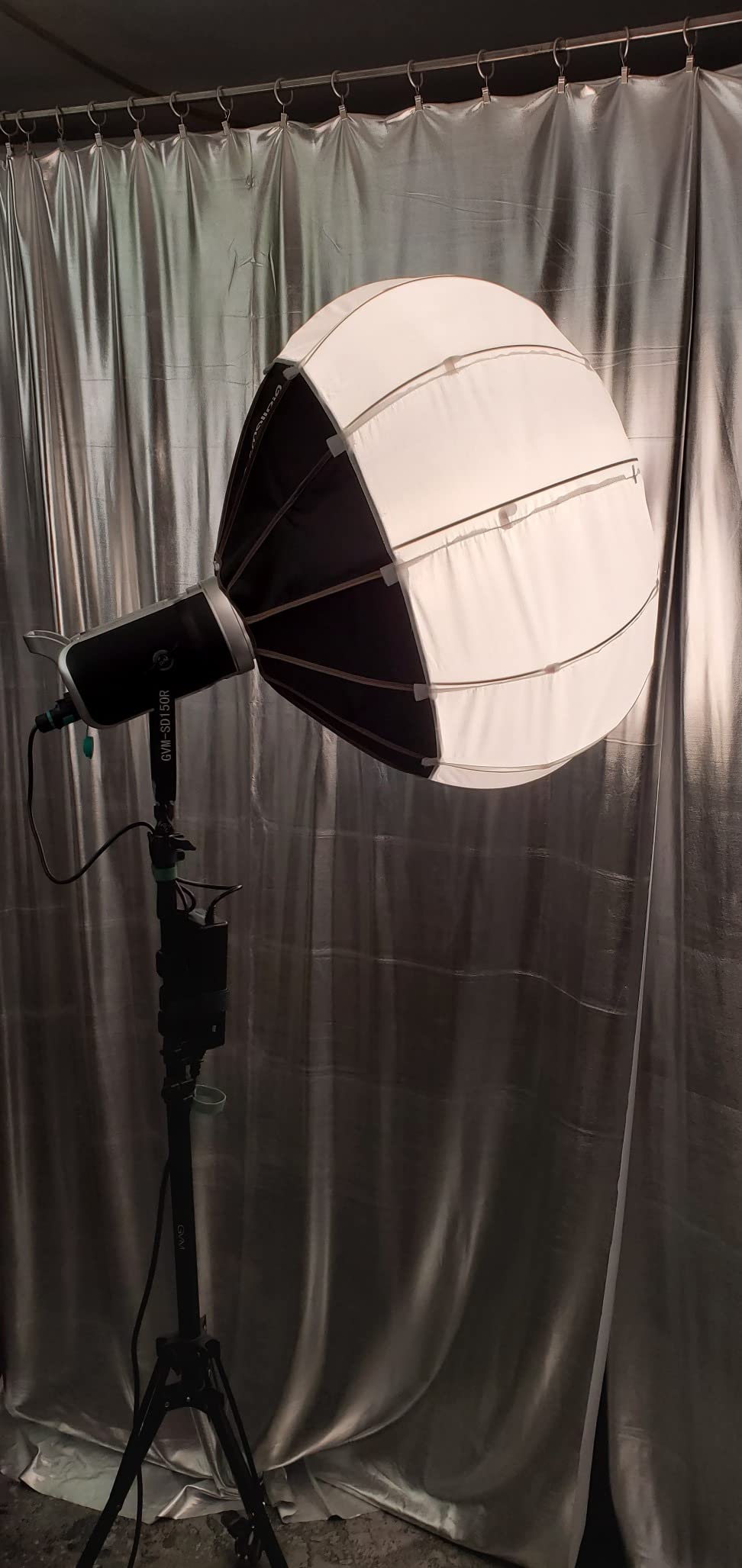 SmallRig 25.6in/65cm Quick Release Lantern Softbox Photography Lighting Kit, Bowens Mount Soft Box with Light Modifier for SmallRig/Neewer/Aputure/Amaran/Godox COB Lights Speedlight customer photo 1