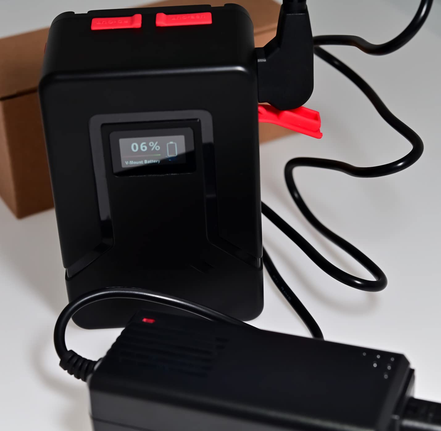 NEEWER D-Tap Battery Charger with 3.3feet/1m D-Tap Cable for V-Mount/V-Lock/Gold Mount Battery, Compatible with NEEWER BP-95W BP-190WS BP-150WS BP-V47 BP-V95 Sony BP-U65 BP-U68 etc.[Output: 16.8V 2A] customer photo 1