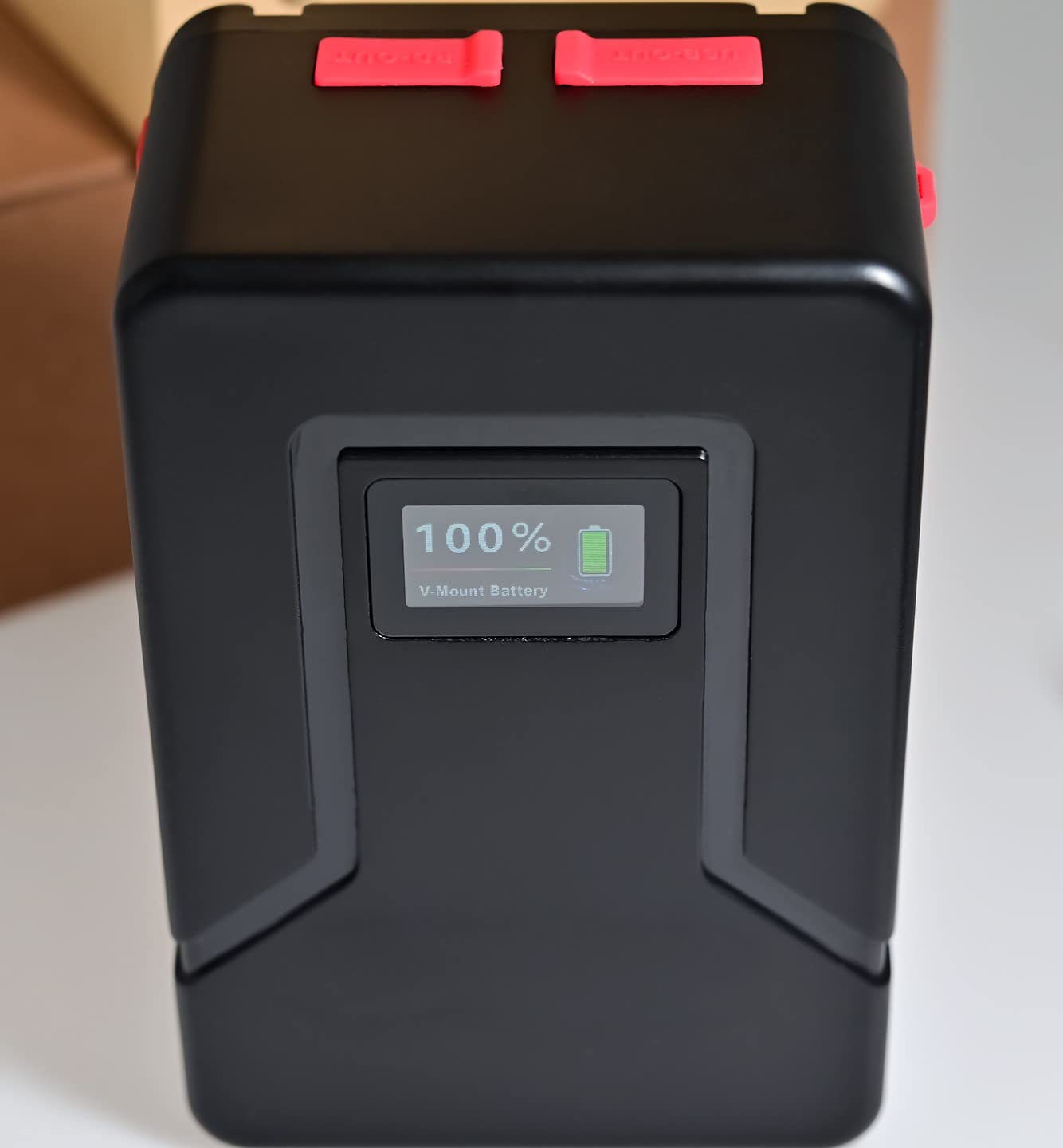 NEEWER D-Tap Battery Charger with 3.3feet/1m D-Tap Cable for V-Mount/V-Lock/Gold Mount Battery, Compatible with NEEWER BP-95W BP-190WS BP-150WS BP-V47 BP-V95 Sony BP-U65 BP-U68 etc.[Output: 16.8V 2A] customer photo 2