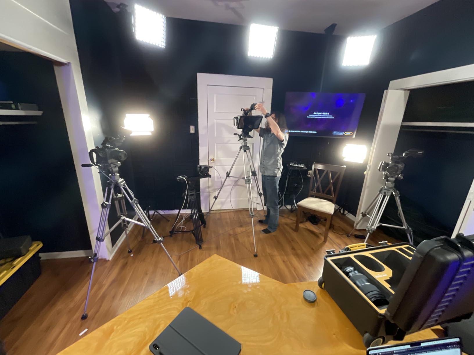 Lume Cube Studio Panel 2-Point Lighting Kit | Edge Lit LED Bicolor Light Panels 3200k - 5600k | Rechargeable Lithium Battery, Adjustable Color, Brightness, 70