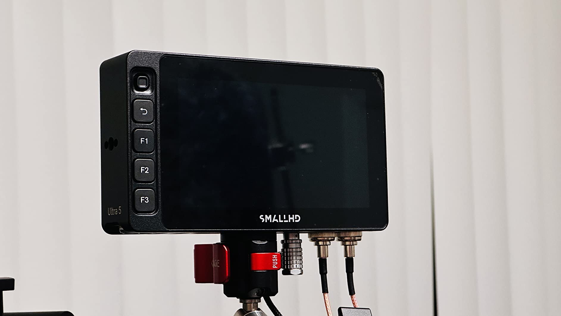SmallHD Ultra 5 Camera Monitor with 5-Inch 1920 x 1080 Touchscreen Display, 3G-SDI/HDMI, Bright 3000nits Daylight Viewable LCD Panel customer photo 1