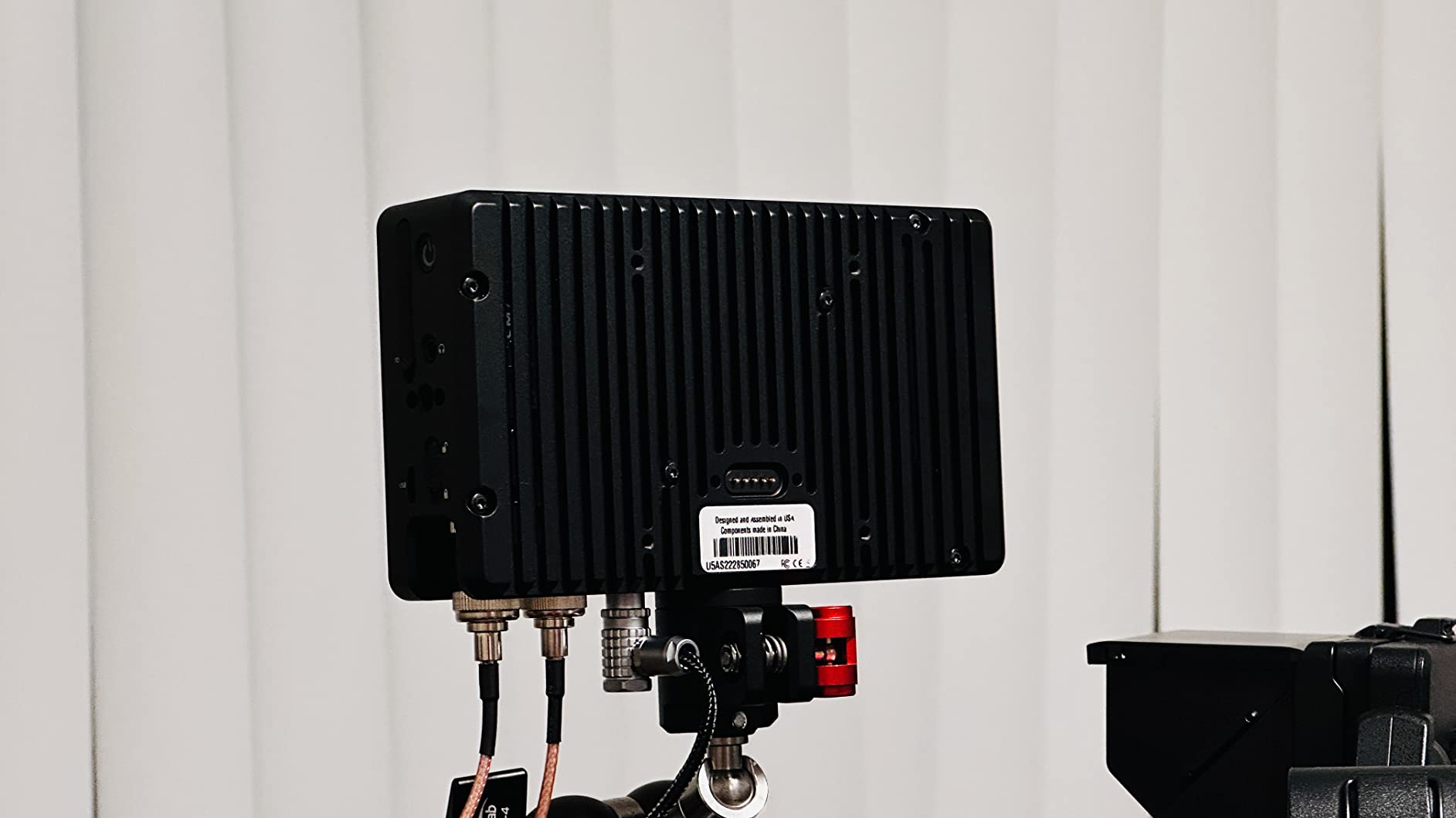 SmallHD Ultra 5 Camera Monitor with 5-Inch 1920 x 1080 Touchscreen Display, 3G-SDI/HDMI, Bright 3000nits Daylight Viewable LCD Panel customer photo 2