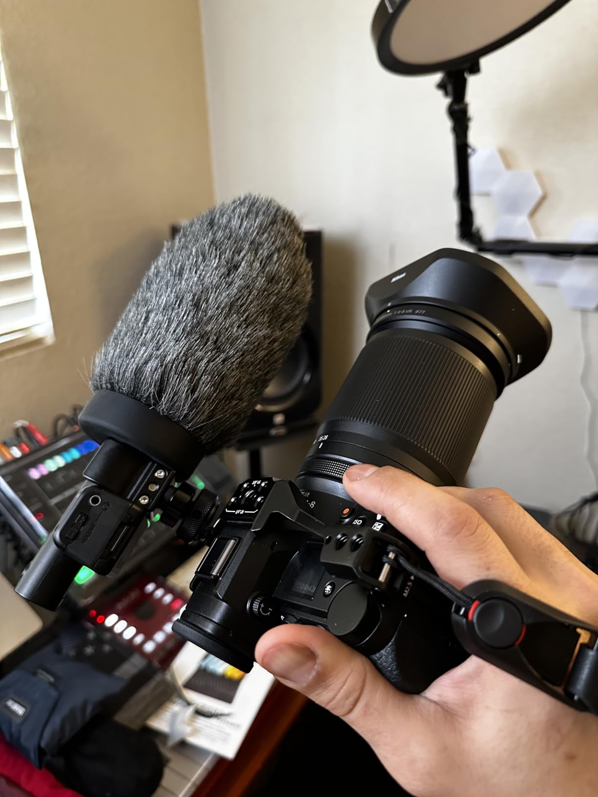 Zoom M3 MicTrak On-Camera Shotgun Recorder for Filmmakers | Clip-Free Audio with 32-Bit Float, Stereo and Mono Capture, Shockmount Included, USB Microphone Mode, Battery Powered customer photo 1