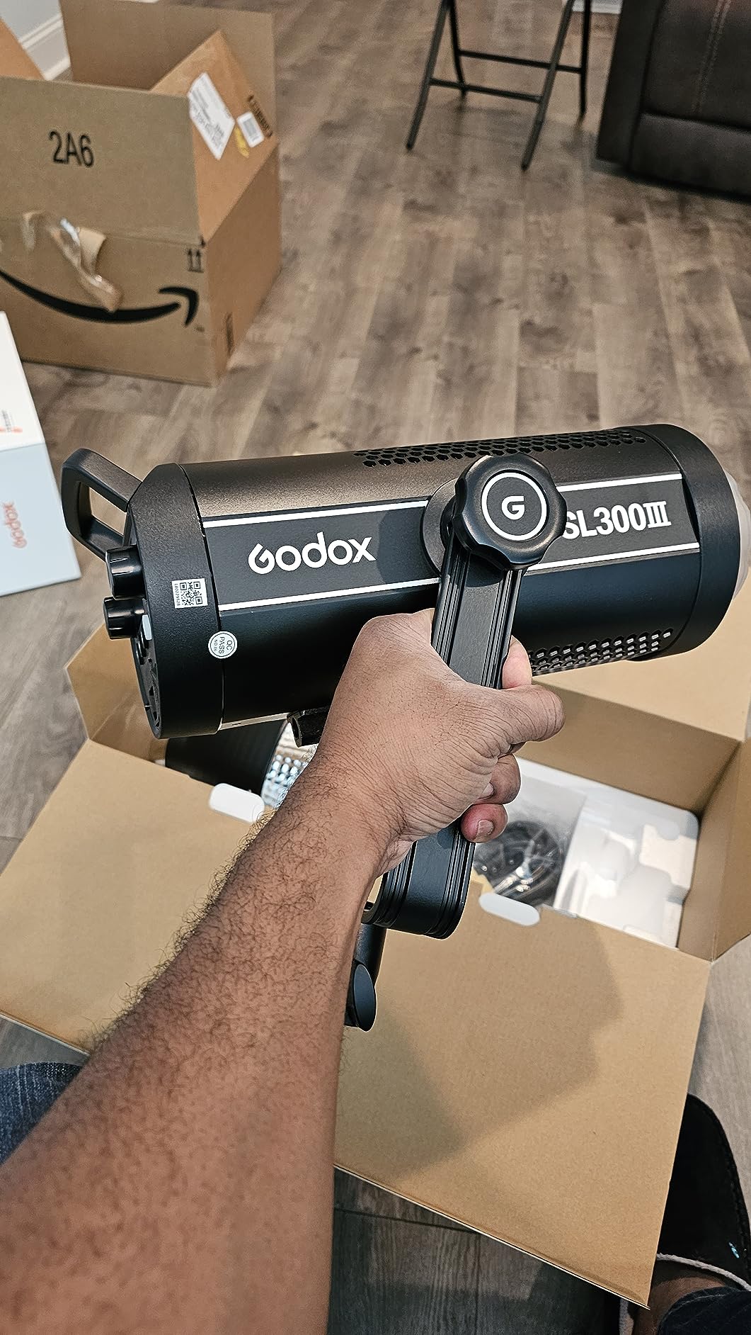 Godox SL300III SL300WIII 330W Daylight LED Continuous Output Lighting, Powerful LED Video Light Bowens Mount, 99300Lux@1m, 5600K, TLCI97+, Led Studio Lights for Live Streaming Wedding Photography Video customer photo 1