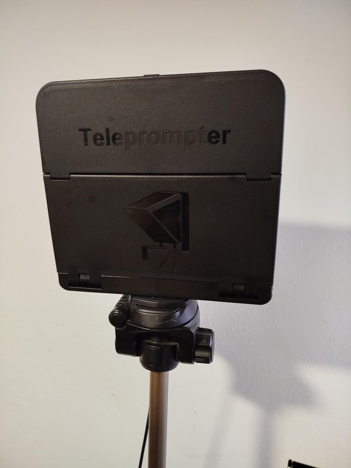 LENSGO TC7S Portable Teleprompter for Phone, 9.7 inches One-Second Fold Mini Teleprompter with Remote Control,App Compatible with iPhone & Android for Online Teaching Vlog Live Streaming Interview customer photo 1