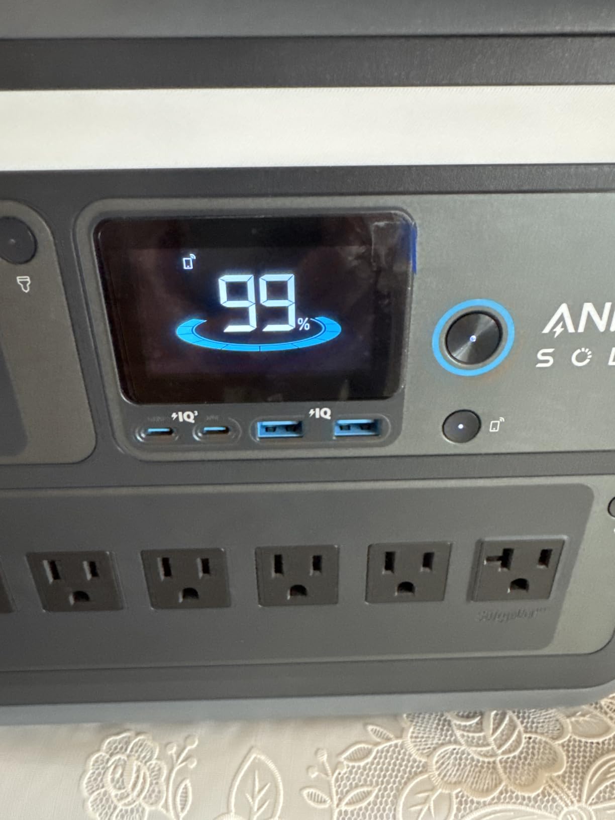 Anker SOLIX C1000 Portable Power Station, 1,056Wh, 1,800W (Peak 2,400W) Solar Generator, Full Charge in 58 Min, 1056Wh LiFePO4 Battery customer photo 1