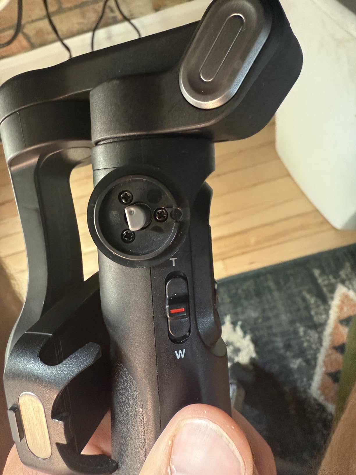 AOCHUAN Smart XE 3-Axis Gimbal Stabilizer for iPhone&Android,Foldable customer photo 2