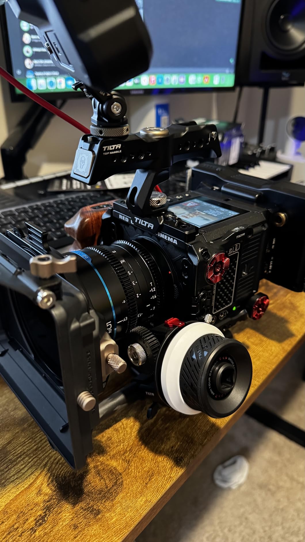 SIRUI Night Walker S35 Manual Focus Cine Lens Set, 24mm, 35mm, 55mm, T1.2 Large Aperture RF Mount Lens for RED Komodo, R7, R10, C70, R50 (MS-3SRB, Black) customer photo 2