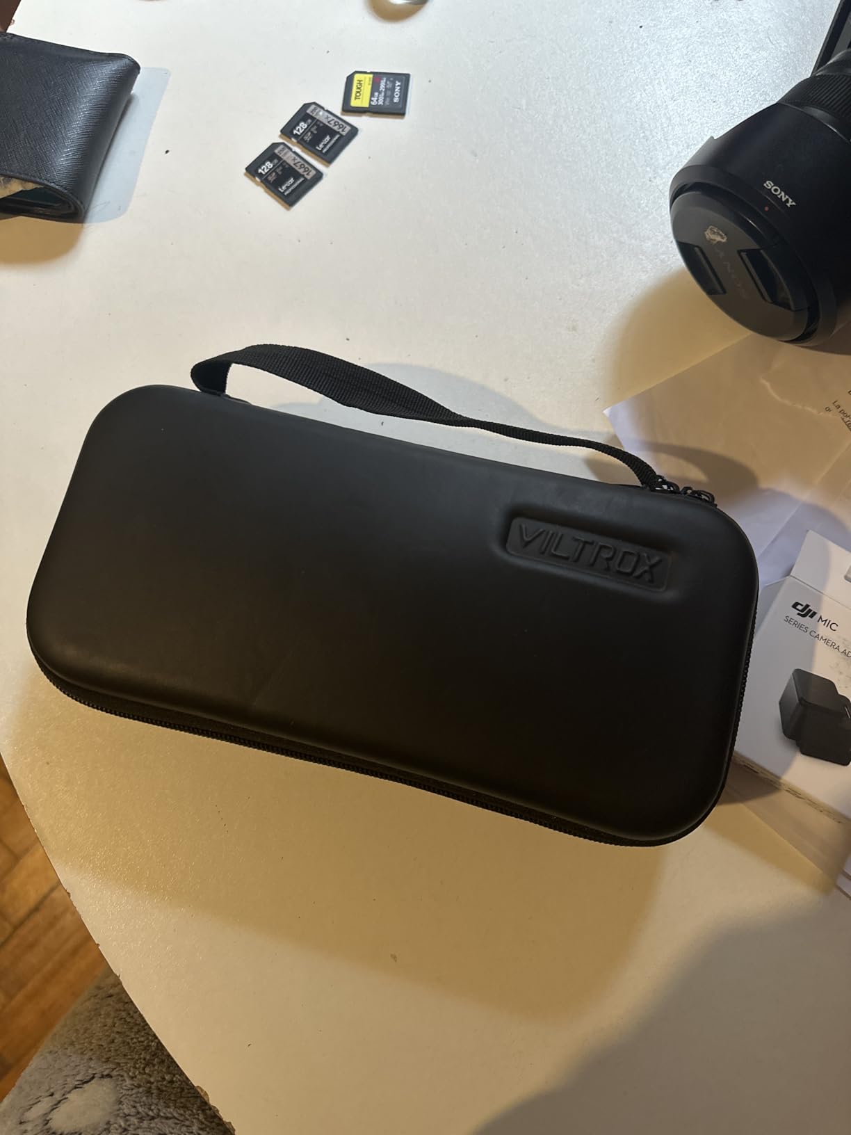VILTROX DC-550 Touch Screen DSLR Camera Field Monitor 1200 Nits High-Bright 5.5 inch DSLR Camera Monitor with Sunshade Hood/Battery 3D LUT HDR 4K HDMI in and Out Exposure Focus Assist Waveform Monitor customer photo 1