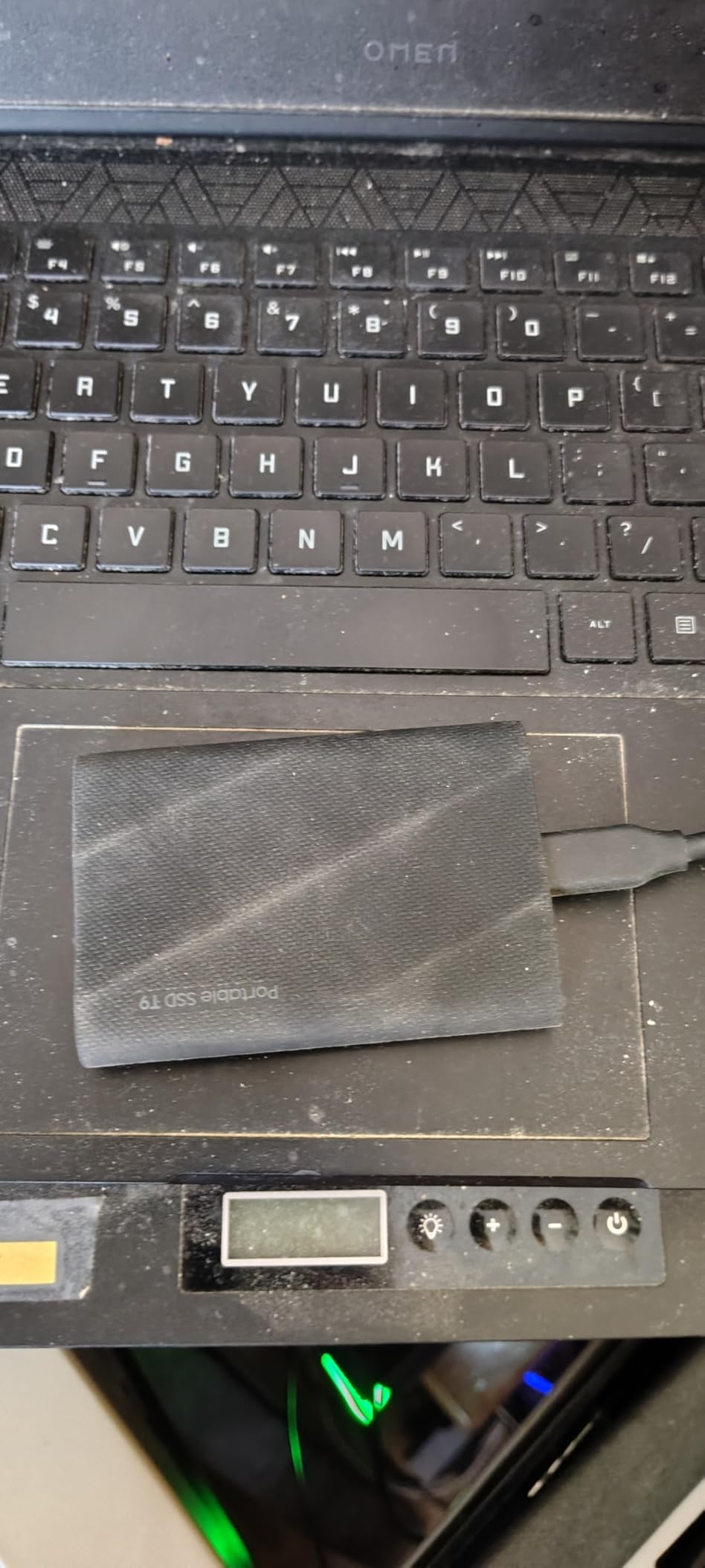 Samsung T9 Portable SSD 2TB, USB 3.2 Gen 2x2 External Solid State Drive, Seq. Read Speeds Up to 2,000MB/s for Gaming, Students and Professionals, MU-PG2T0B/AM, Black customer photo 2