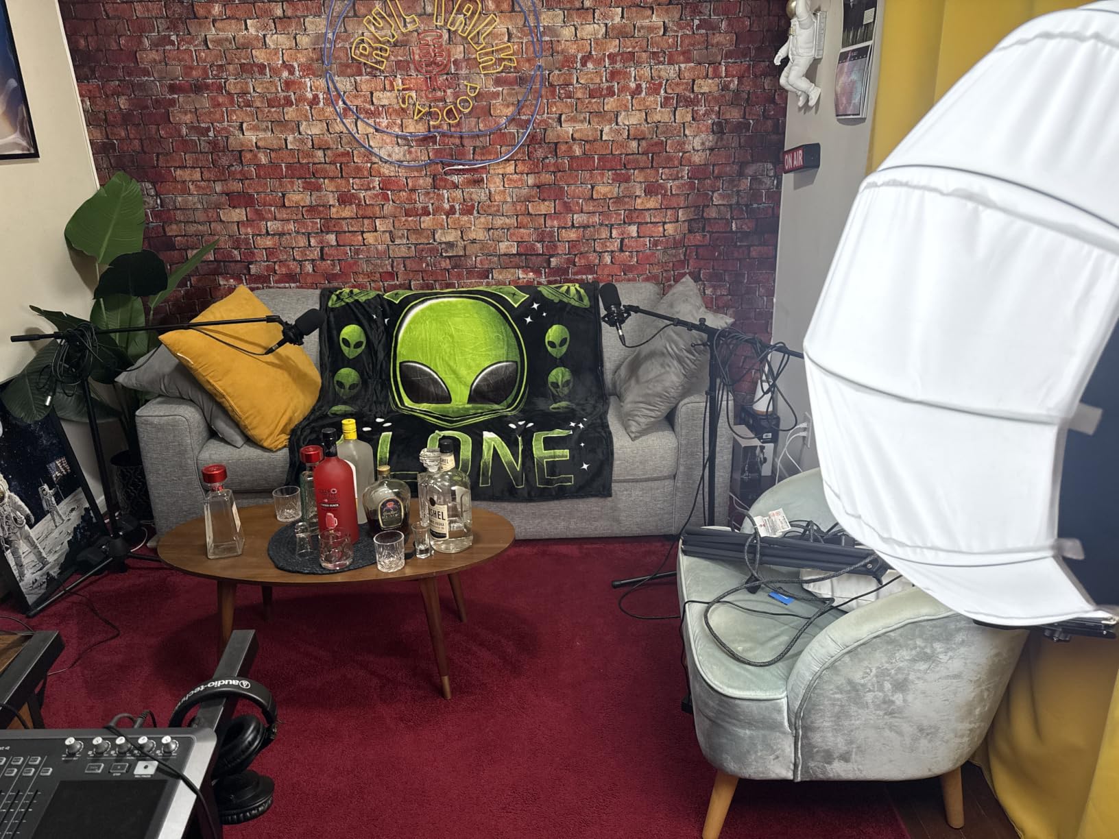 Godox CS-65T Lantern Softbox 26in/65cm Quick Release | Bowens Mount Lantern Softbox for Godox LE200 LE300 SL60 SL100 for Other Bowens Mount Light for Amarian NEEWER lights customer photo 1