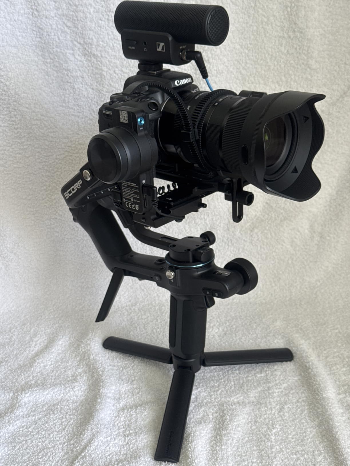 FeiyuTech SCORP 2 Gimbal Stabilizer for DSLR and Mirrorless Camera, Integrated Al Tracking Sensor, 3-Axis Camera Stabilizer for Sony Canon Panasonic Nikon, 2.5kg Payload Touch Screen Vertical Shooting customer photo 2