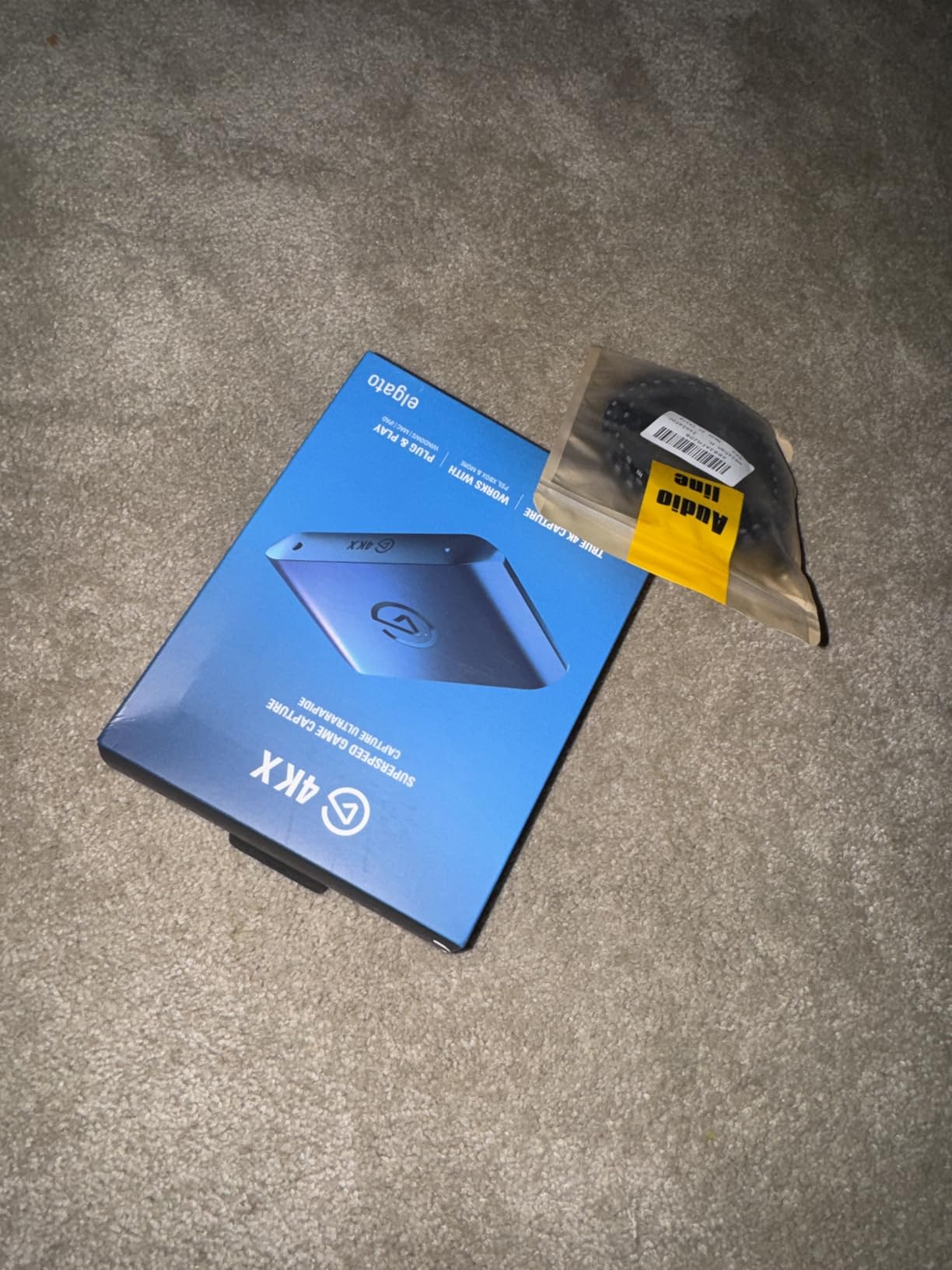 Elgato 4K X Capture Card, HDMI 2.1, 4K144 Ultra-Low Latency customer photo 1