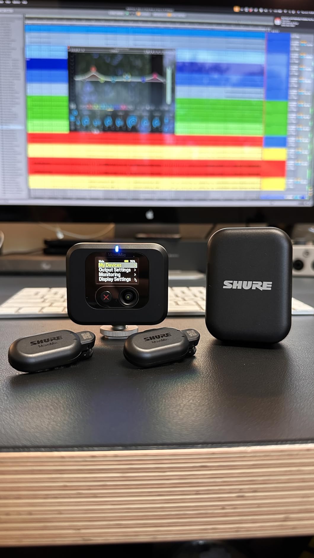 Shure MoveMic Two Kit, Pro Wireless Lavalier Microphones with Camera Receiver for DSLR, iPhone, Android, Mac, PC, 24-Hour Charge (MV-Two-KIT-Z7) | Includes 2 Clip-on Lavs, Charging Case and Camera Receiver, 8 Hr per Mic Plus Two Charges, IPX4, Bluetooth 5.0 customer photo 1