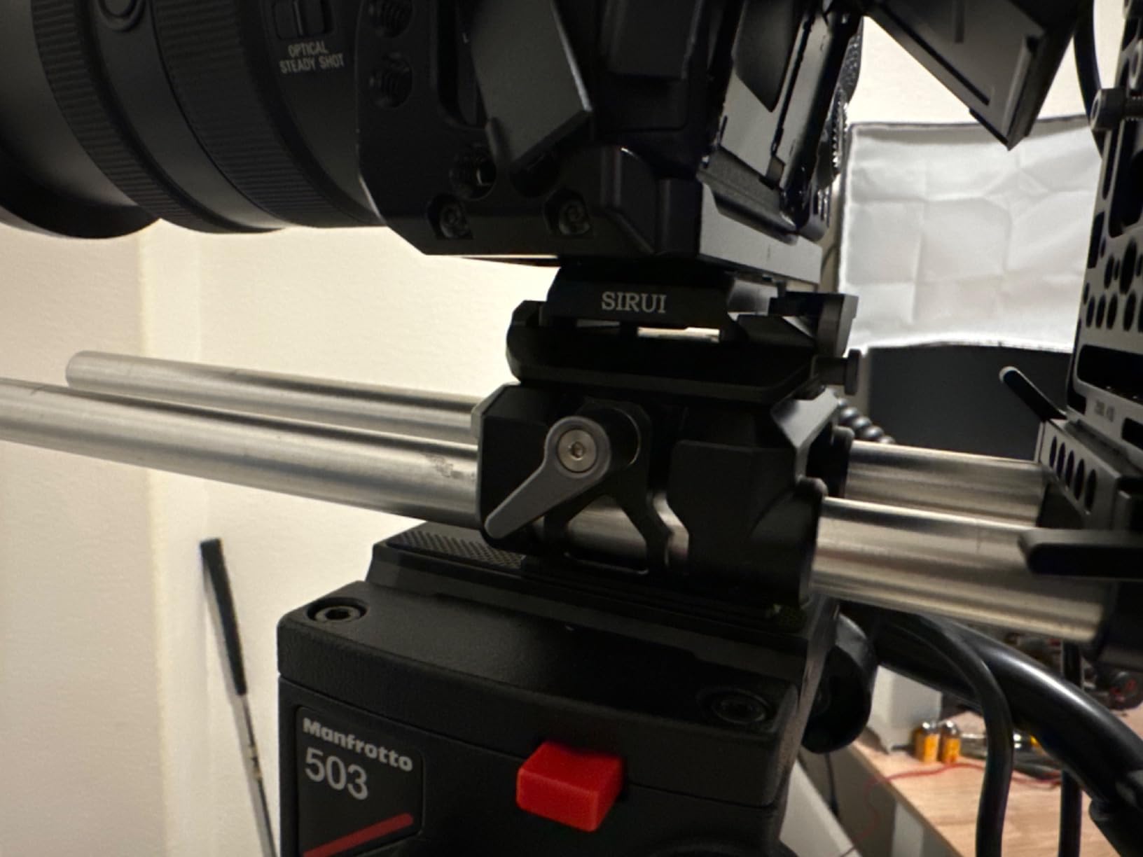 Sirui 15mm Rail Support System with Quick Release Plate, Camera Baseplate with Dual 15mm Rod Clamps for Tripod, Shoulder Rig, Follow Focus, AM-QA-LR customer photo 1