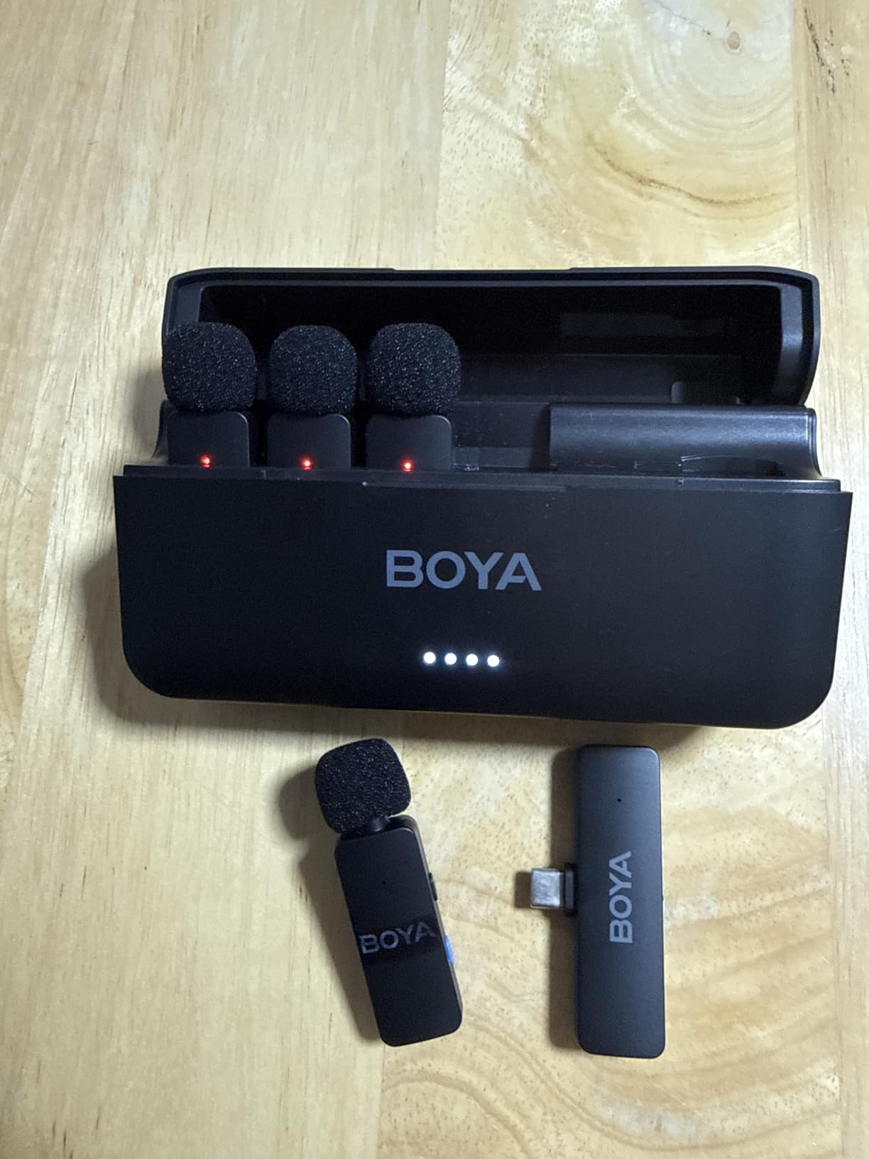 BOYA BY-V4U Wireless Lavalier Microphone for iPhone 17/16/15 Series Type C Smartphone with Charging Case, 4-Channel Mono Output, Omnidirectional Noise Cancelling Lapel Mic for Video Recording Podcast customer photo 2