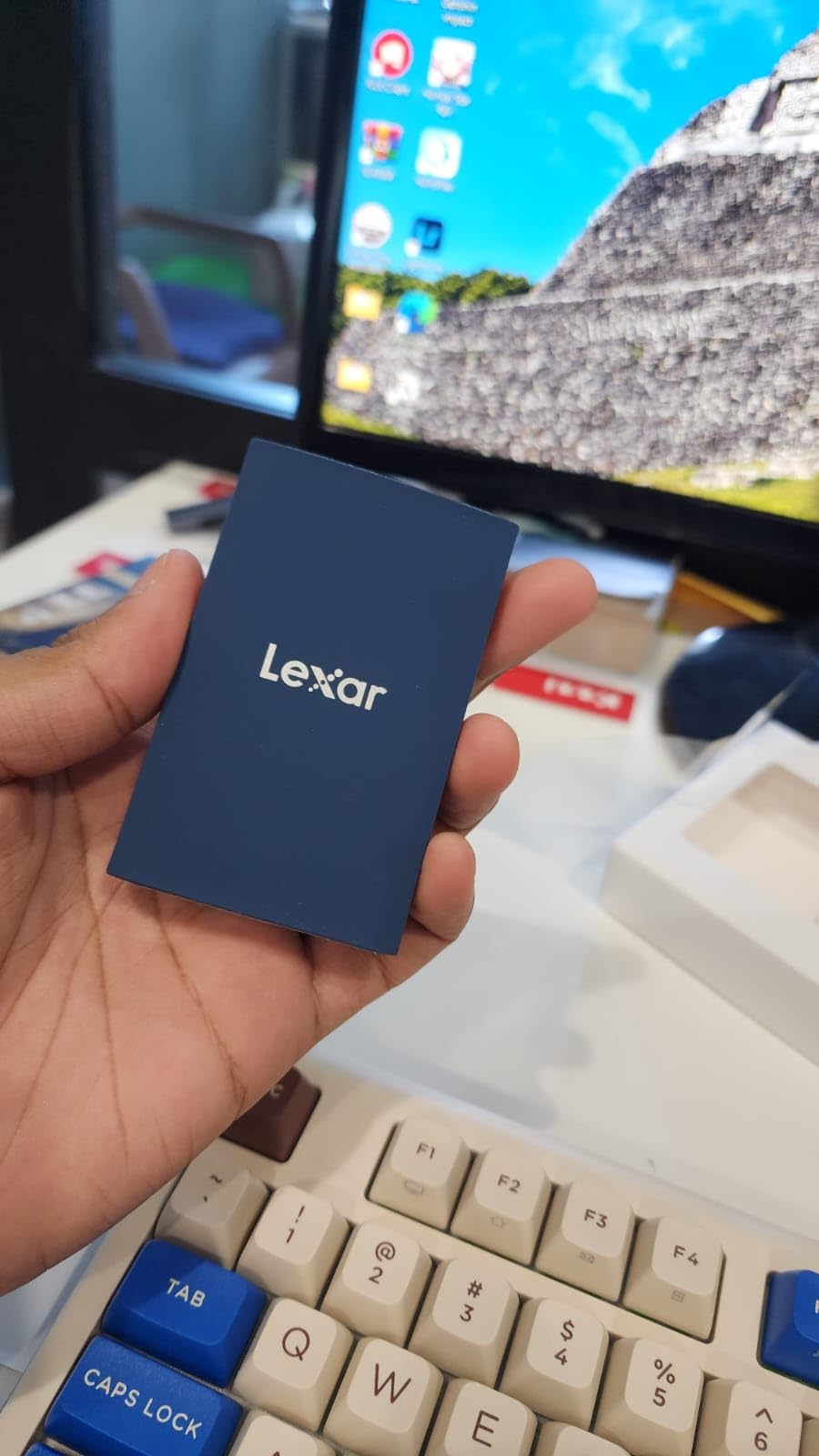 Lexar 2TB Armor 700 External SSD, 2000MB/s R/W, USB 3.2 Gen 2x2, Rugged customer photo 2