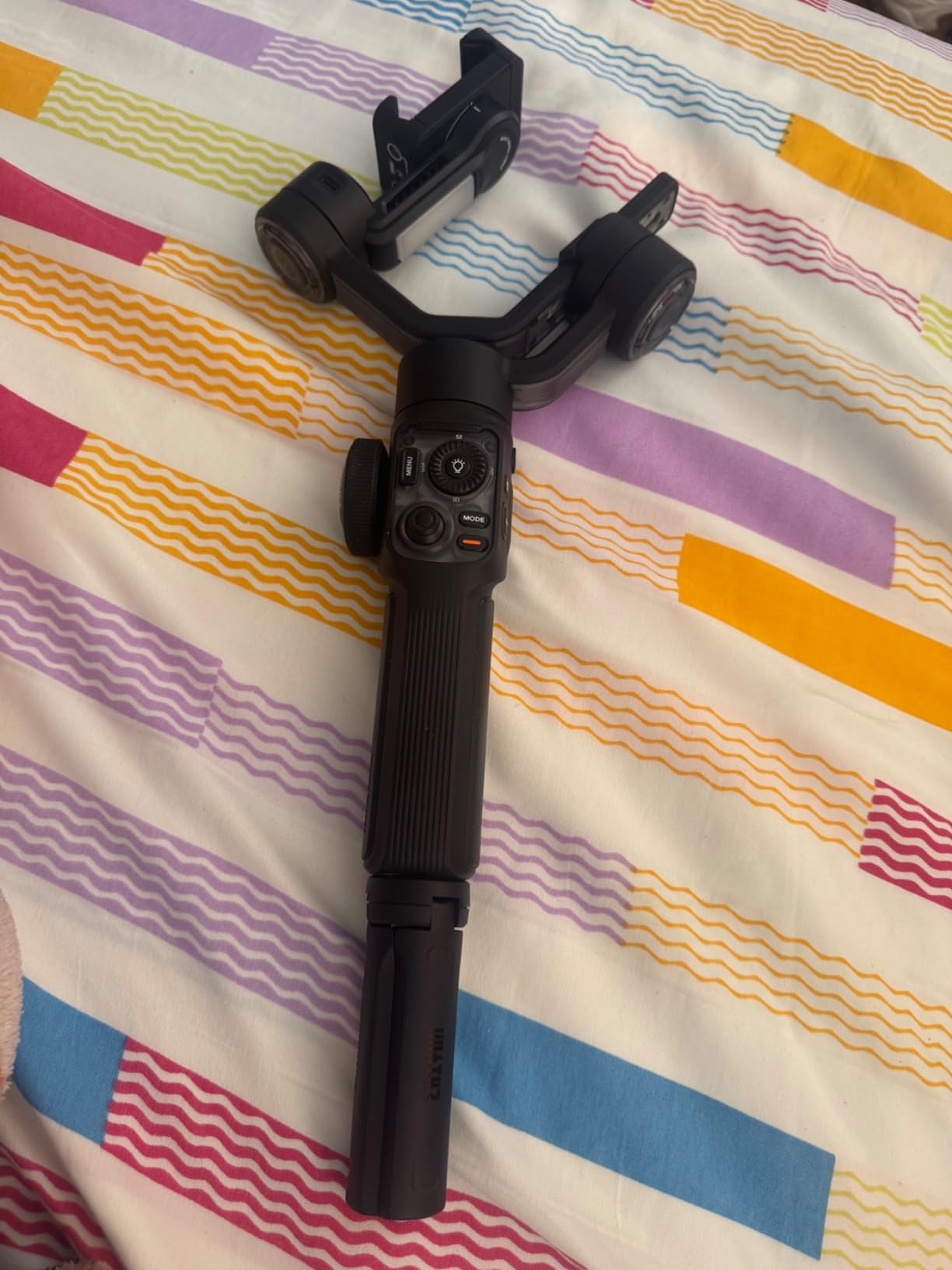 ZHIYUN Smooth 5S AI [Official] 3-Axis Gimbal Stabilizer for Smartphone, iPhone Gimbal with Built-in Fill Light, Tripod, Phone Stabilizer for Video Recording Supports Gesture Control, 360° Inception | iPhone Gimbal with Built-in Fill Light, Tripod, Phone Stabilizer for Video Recording Supports Gesture Control, 360° Inception customer photo 1