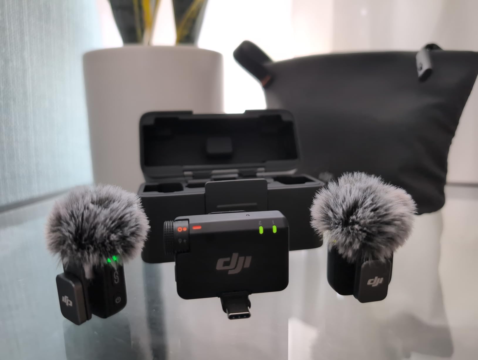 DJI Mic Mini (2 TX + 1 RX + Charging Case), Ultralight, Detail-Rich Audio customer photo 2