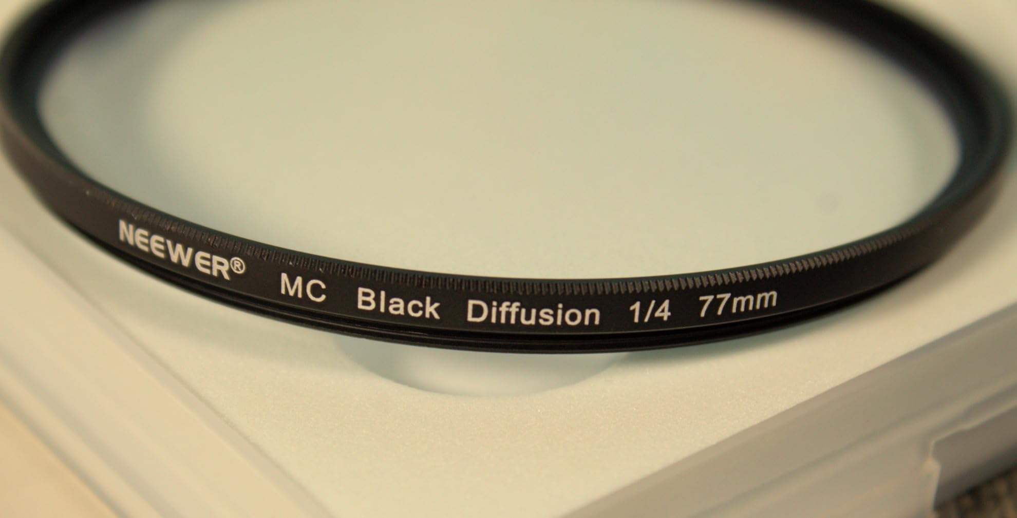 NEEWER 77mm Black Diffusion 1/4 Filter for Mist Cinematic Effect Filter, Ultra Slim Optical Glass Multiple Nano Coatings for Video Vlog Portrait Photography customer photo 2