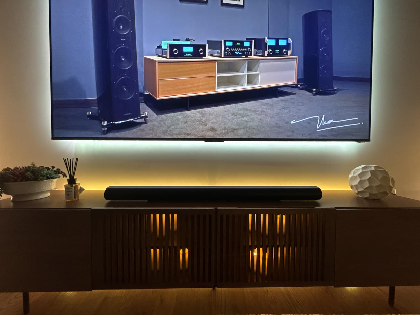 Sonos Arc Ultra Soundbar with Dolby Atmos - Black customer photo 2